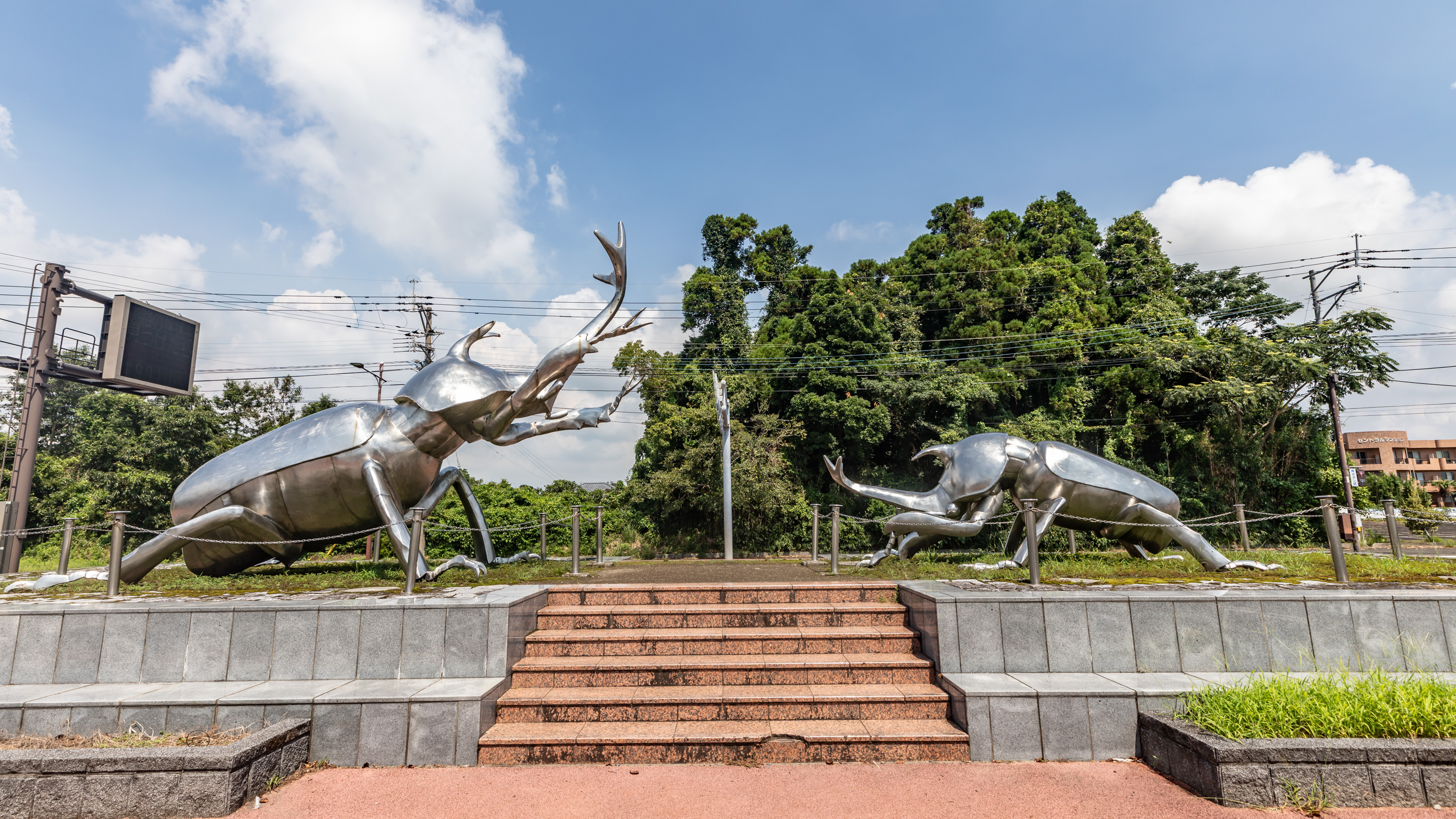 昆虫モニュメント