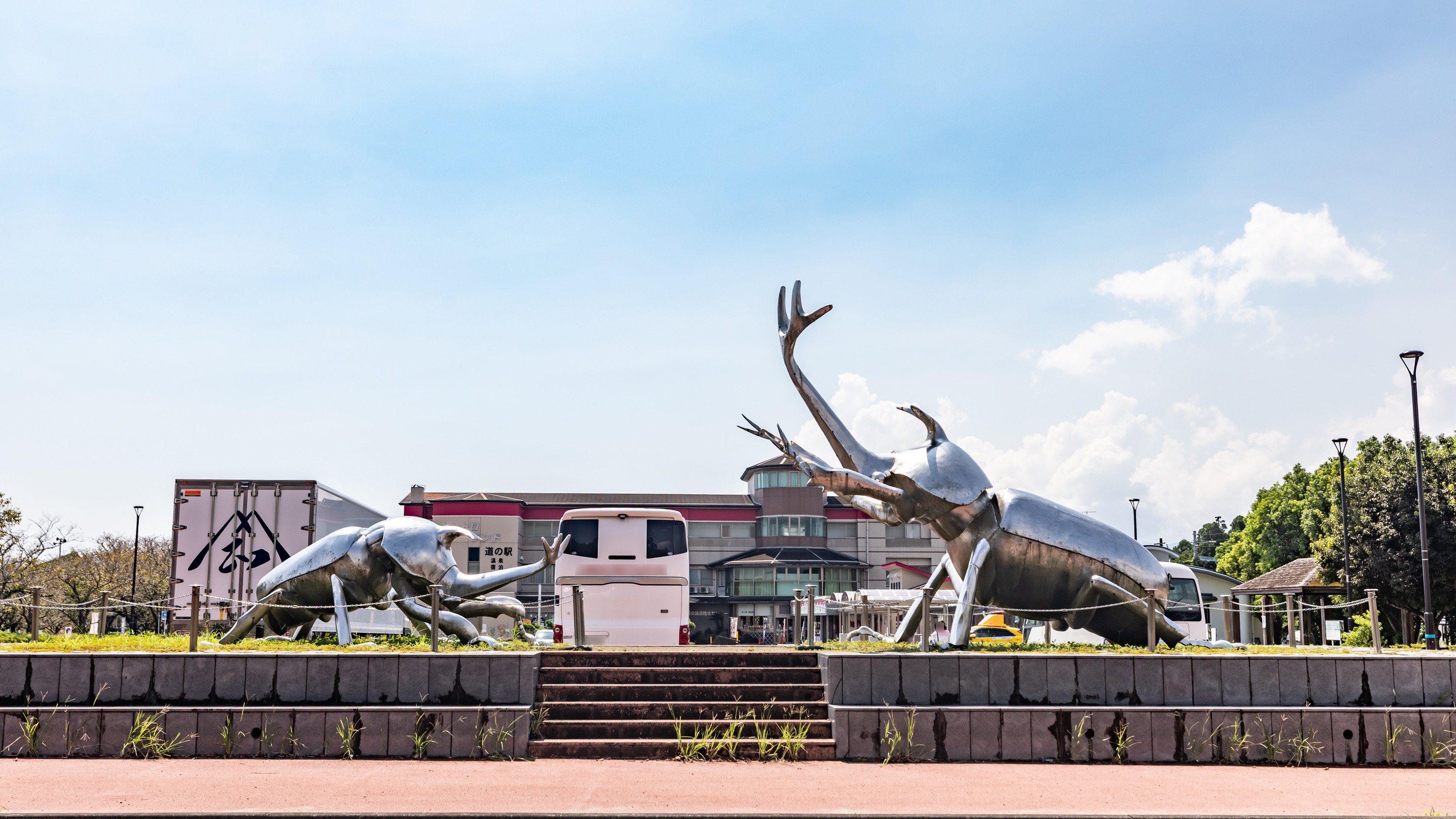 昆虫モニュメント