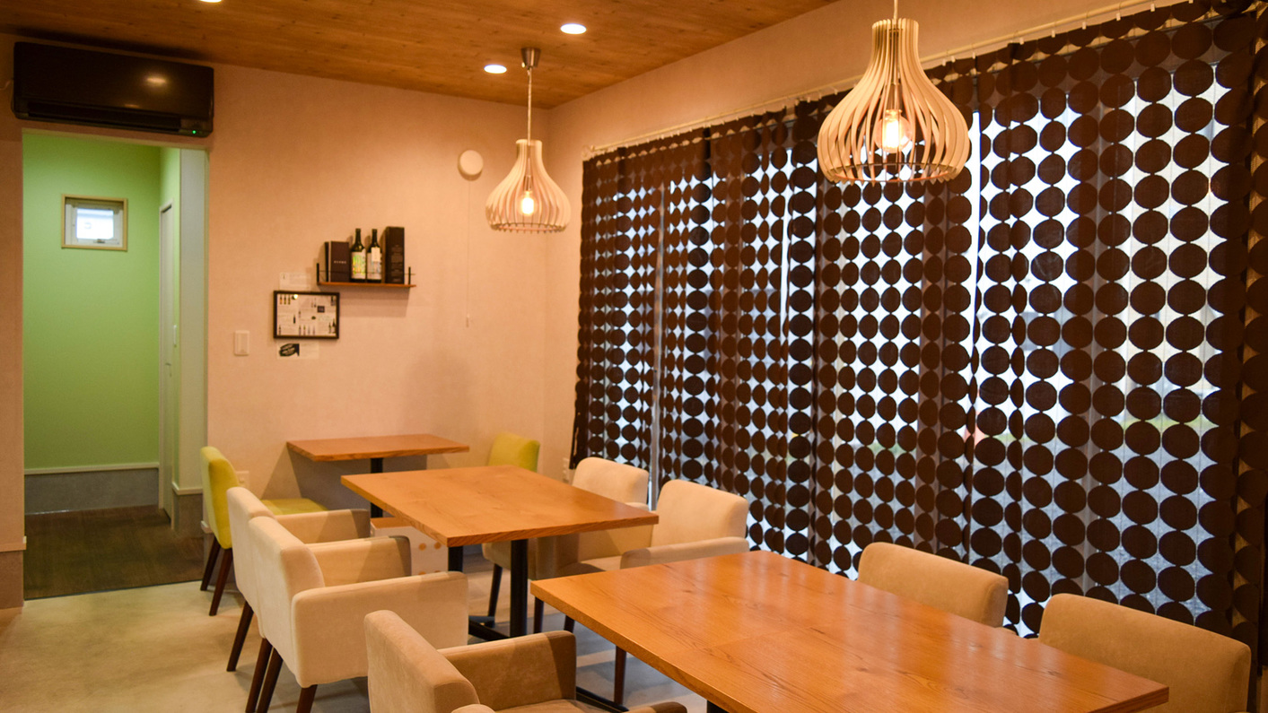 夕食はCafe Bistro BAY HOMES でお得な”ステーキセット”【1泊朝食付き】