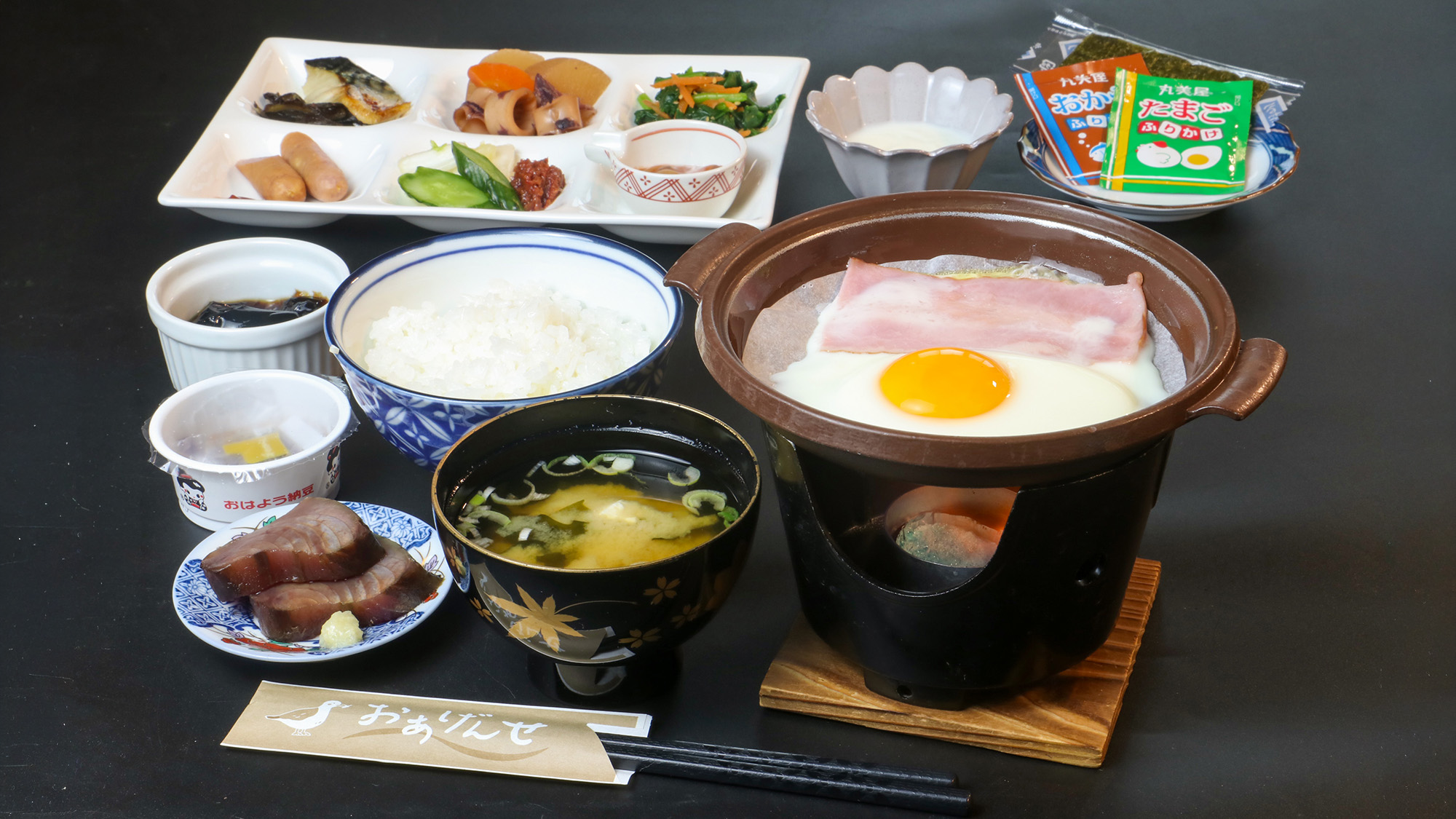 #朝食一例　ボリュームたっぷりで日替わりの手作り和朝食をご用意しています。