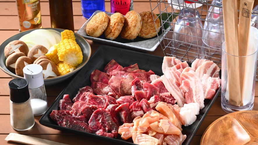 *【国産BBQ】全部で200gのお肉！国産牛のほかにも豚肉と鶏肉も入っているので満足感抜群。