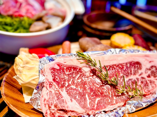 【冬季平日限定｜ライトBBQ＆温泉】 あか牛サーロインステーキプレートと洋風鍋（楽天限定）