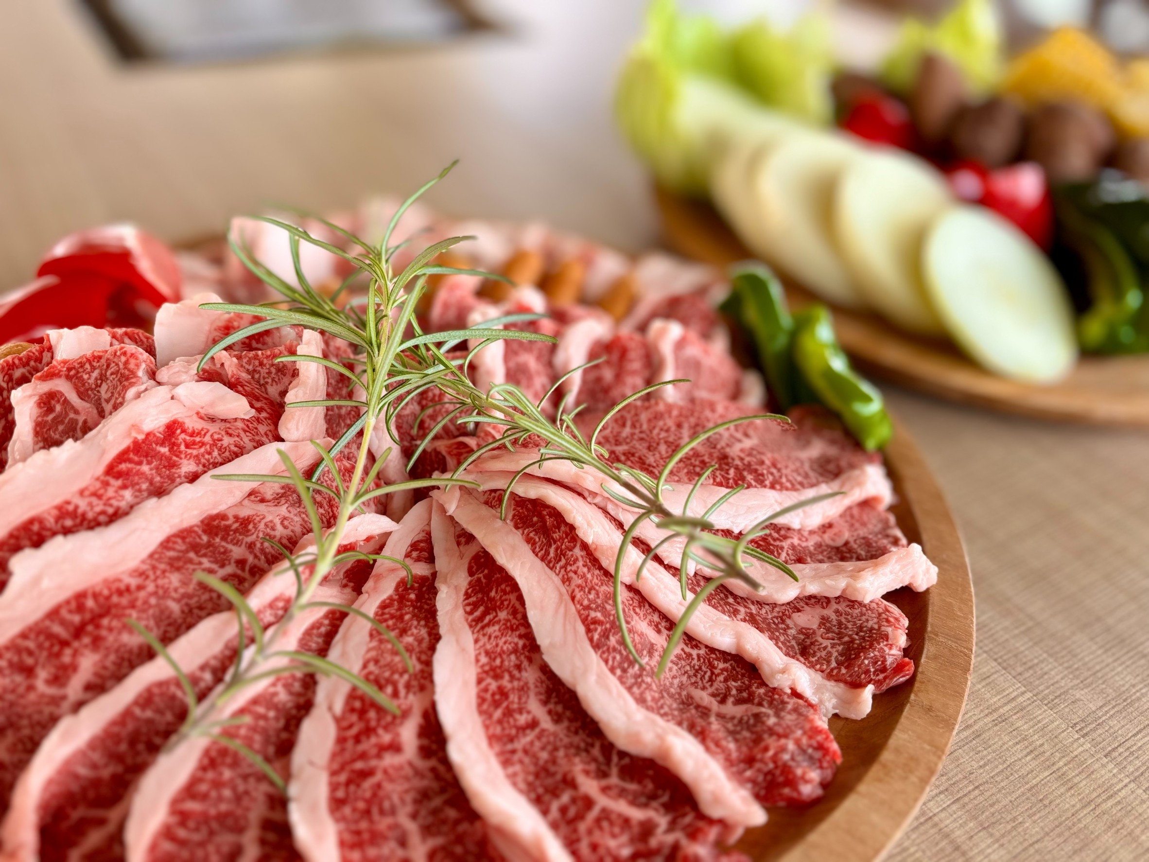 あか牛カルビセット（写真は6人前盛）