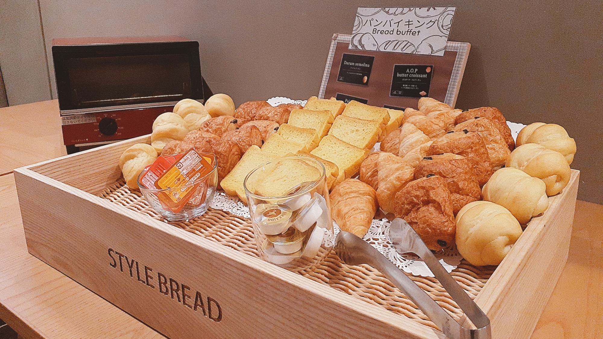 【朝食】パンコーナー