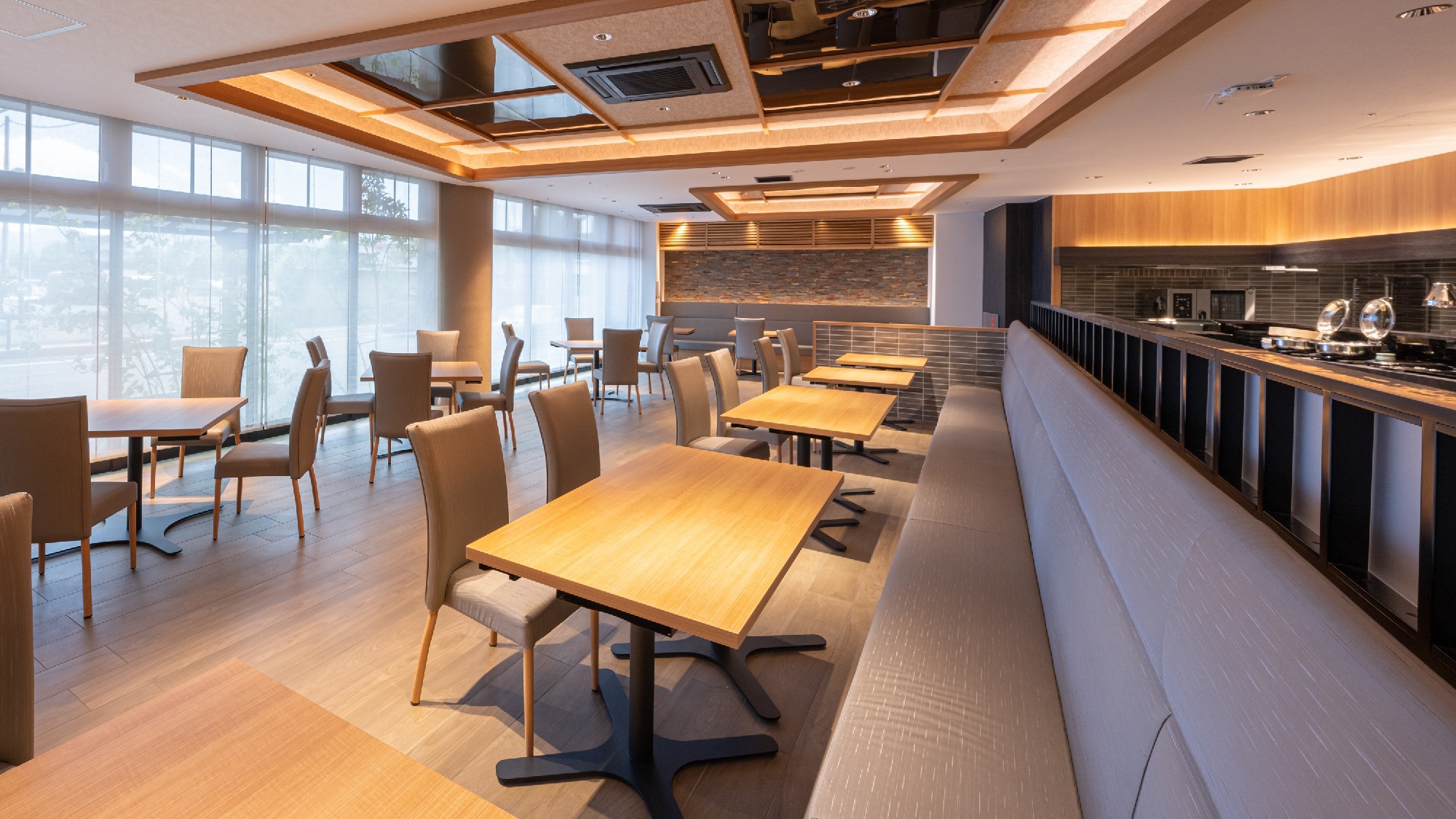 【年末年始×カード決済限定】豊富な朝食ビュッフェ×美肌の湯でくつろぎを◆駅から徒歩9分＜温泉無料＞