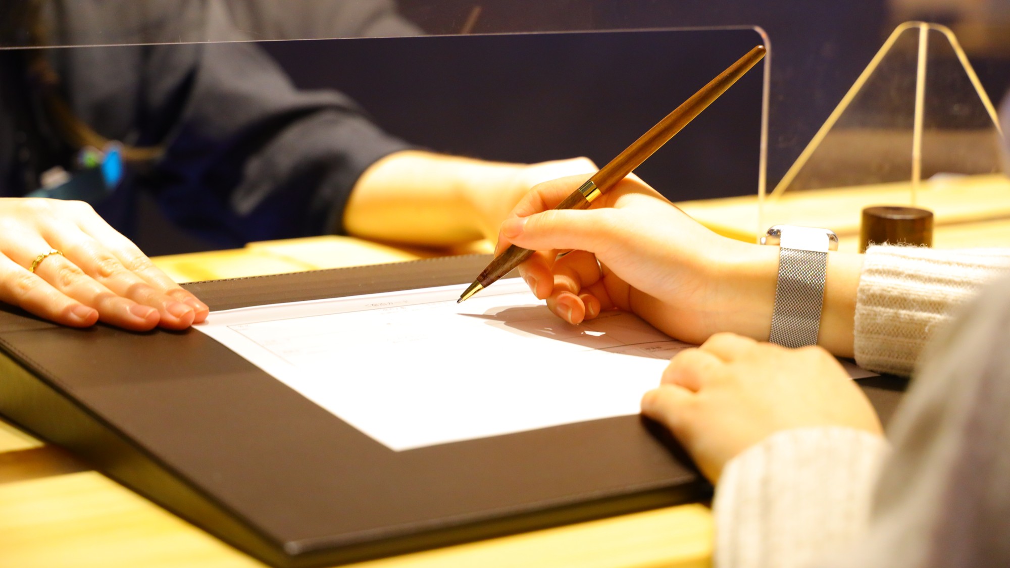 【フロント】チェックインの様子