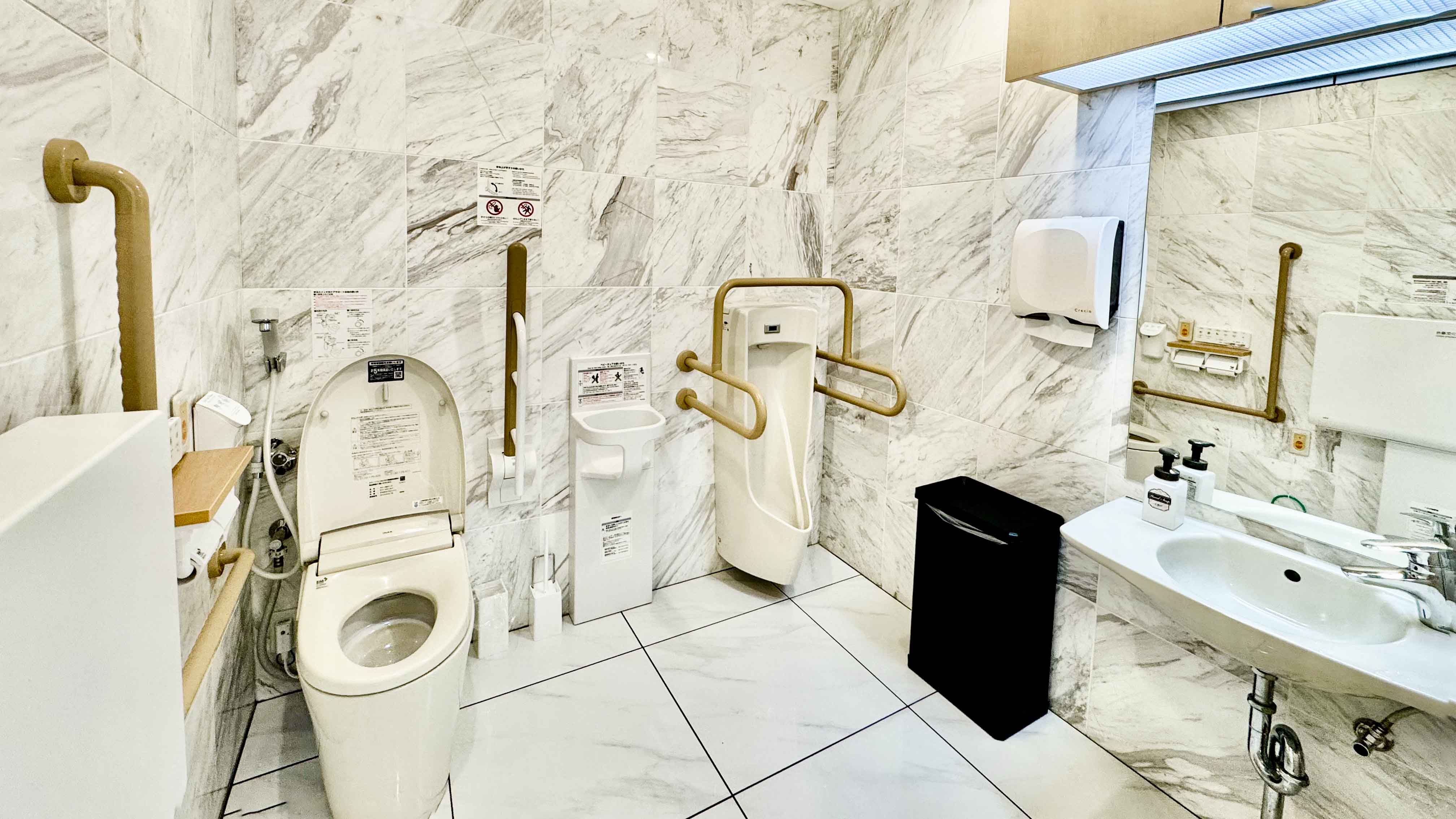 車いすトイレ（ロビー）