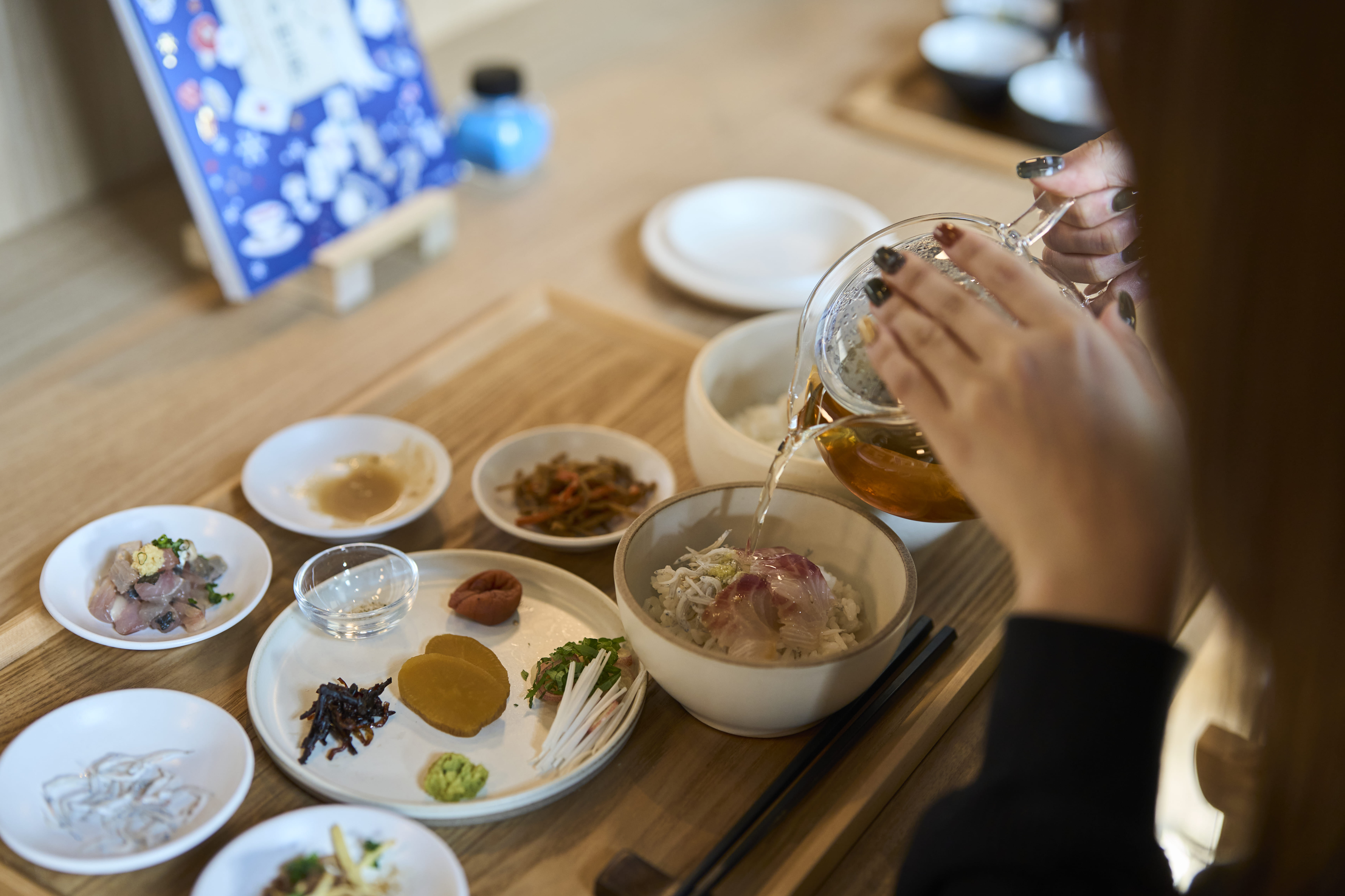 【カフェお食事メニュー】地元産のこだわりお出汁でいただく出汁茶漬け