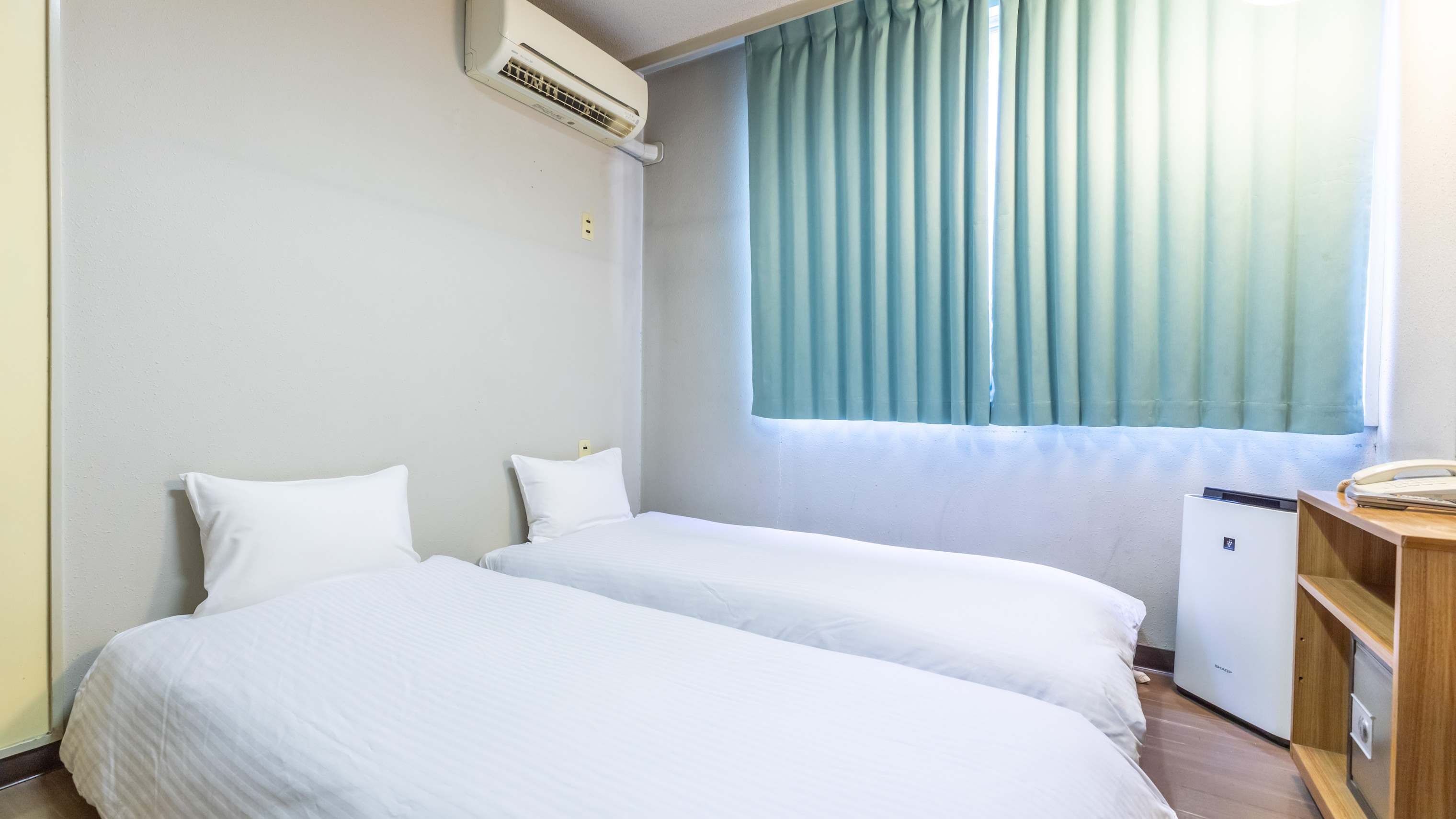 【禁煙】ツインルーム（バス・トイレ共用）