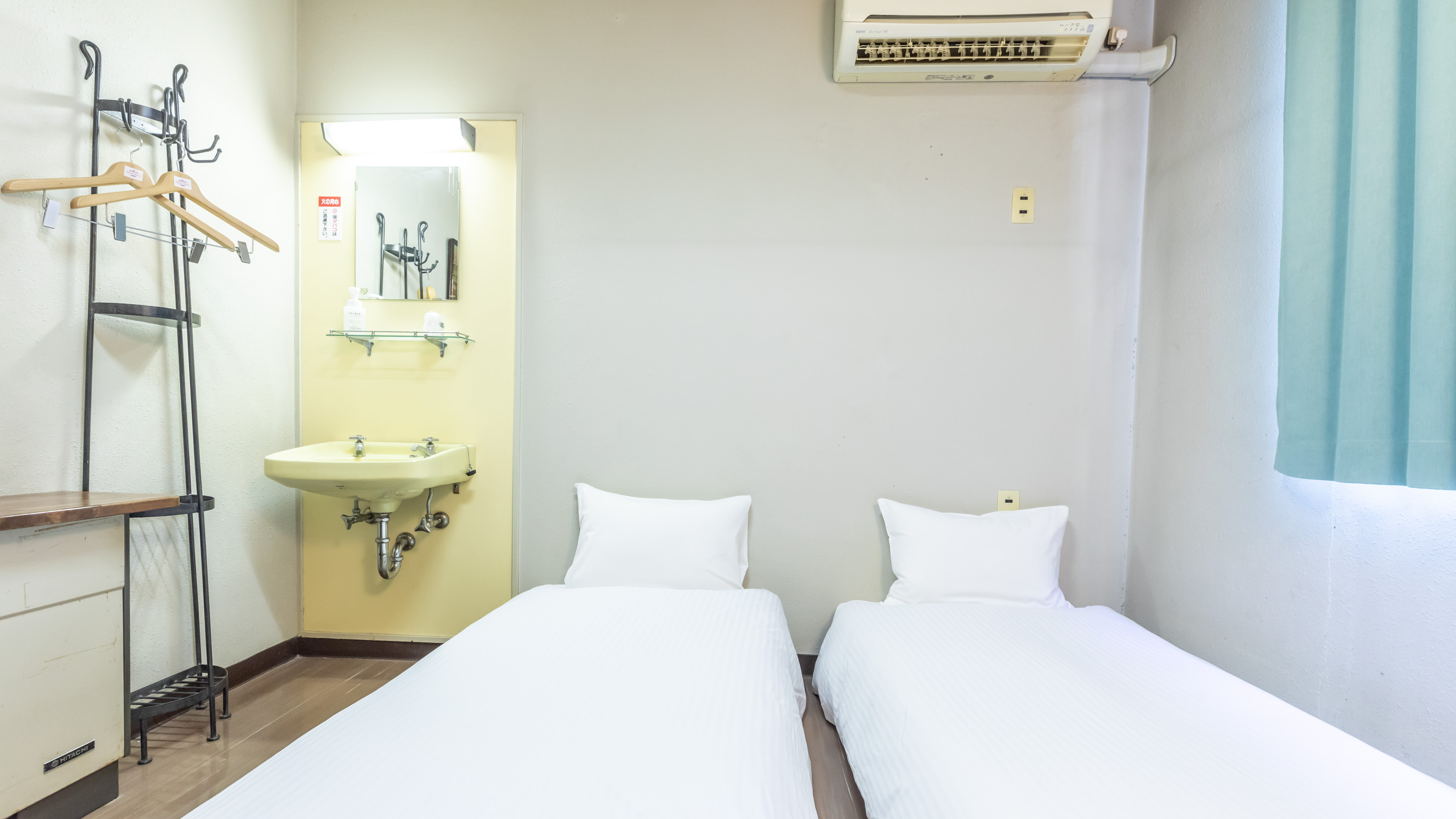 【禁煙】ツインルーム（バス・トイレ共用）