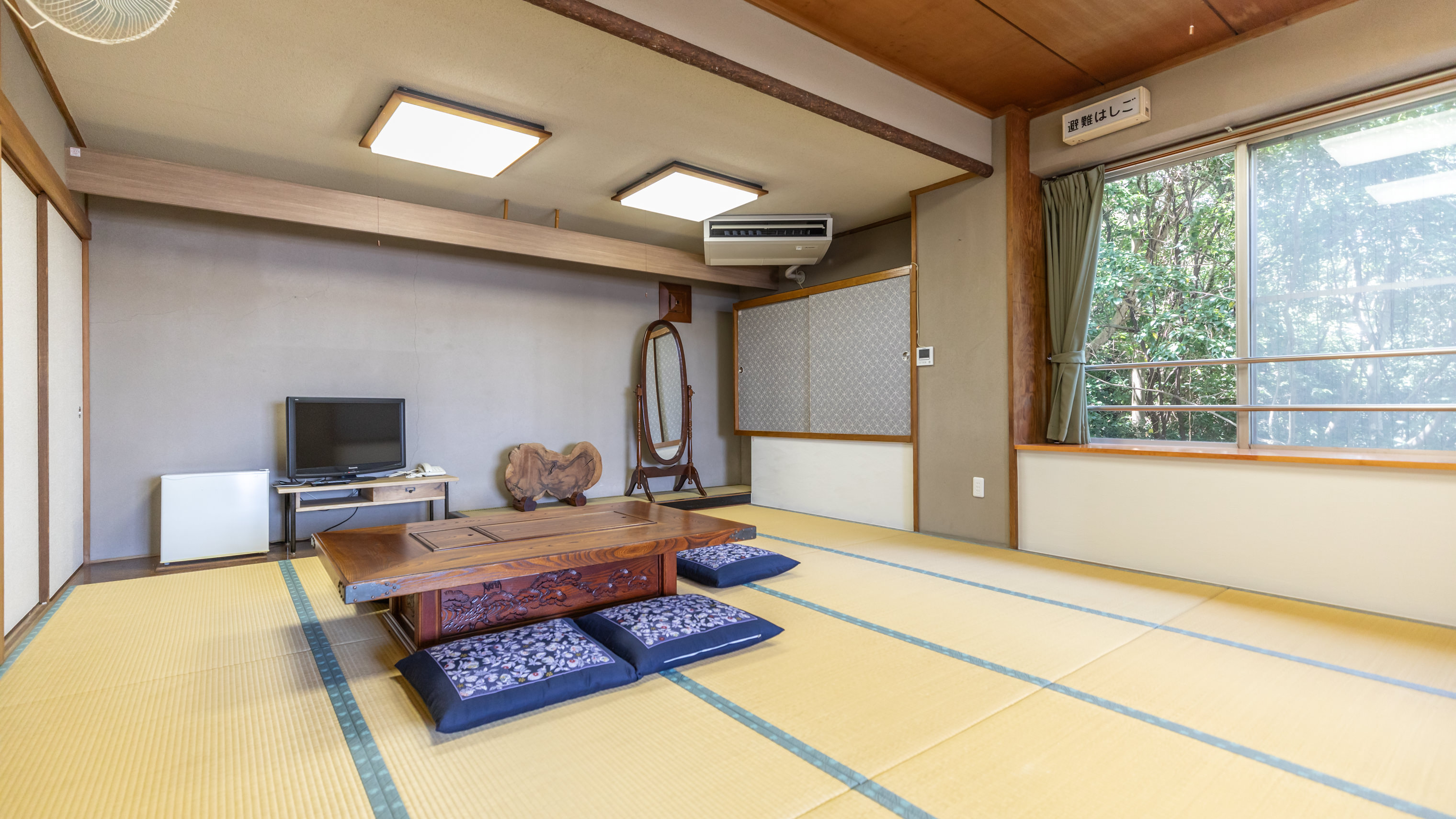 【禁煙】和室12名様（バス・トイレ共用）