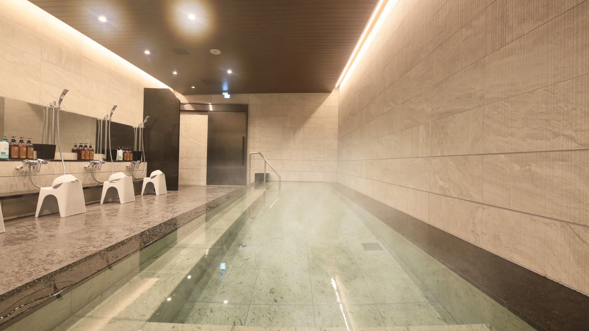 上質なデザイン、ゆったりとした浴室