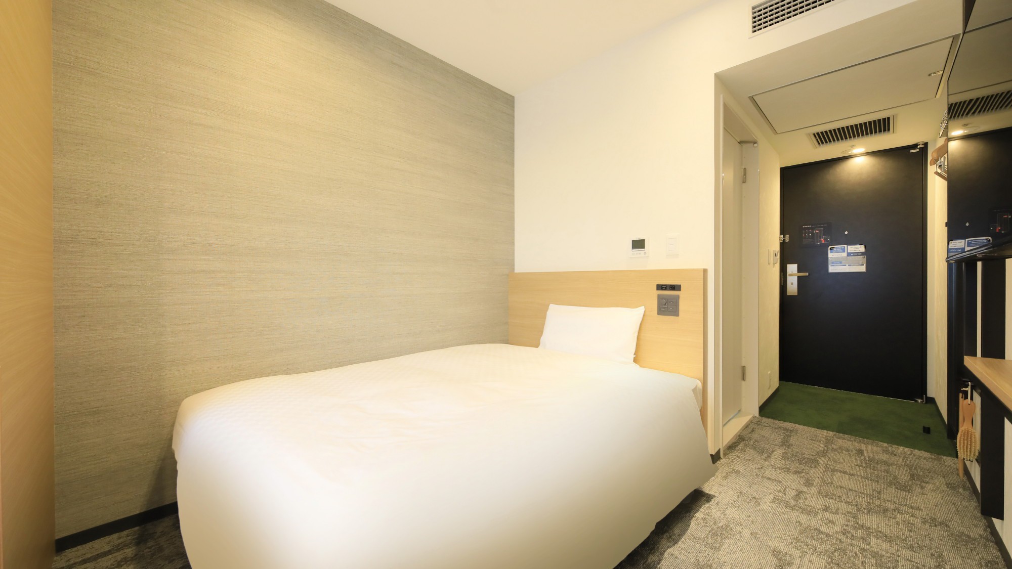 シングル(14㎡ / 140cmサイズベッド)