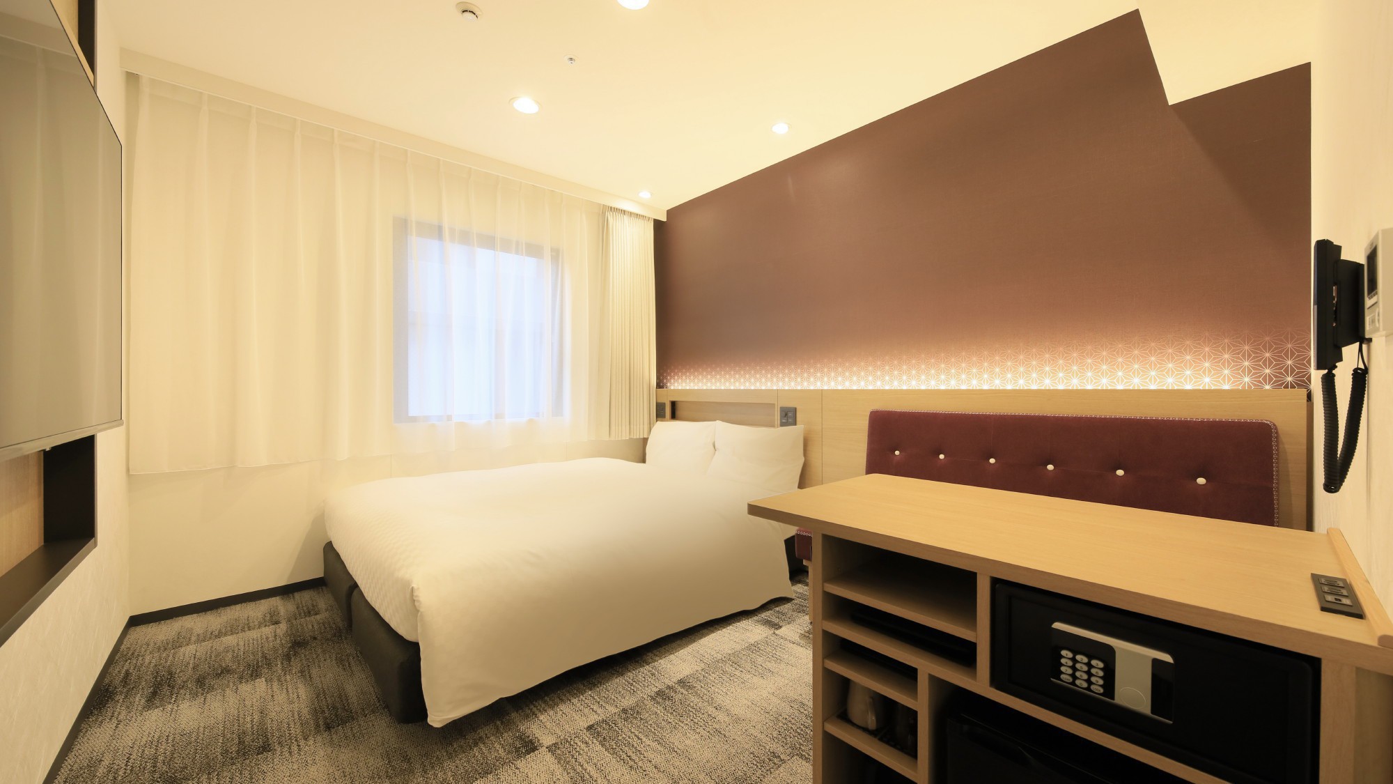 ダブル(15㎡ / 160cmサイズベッド)