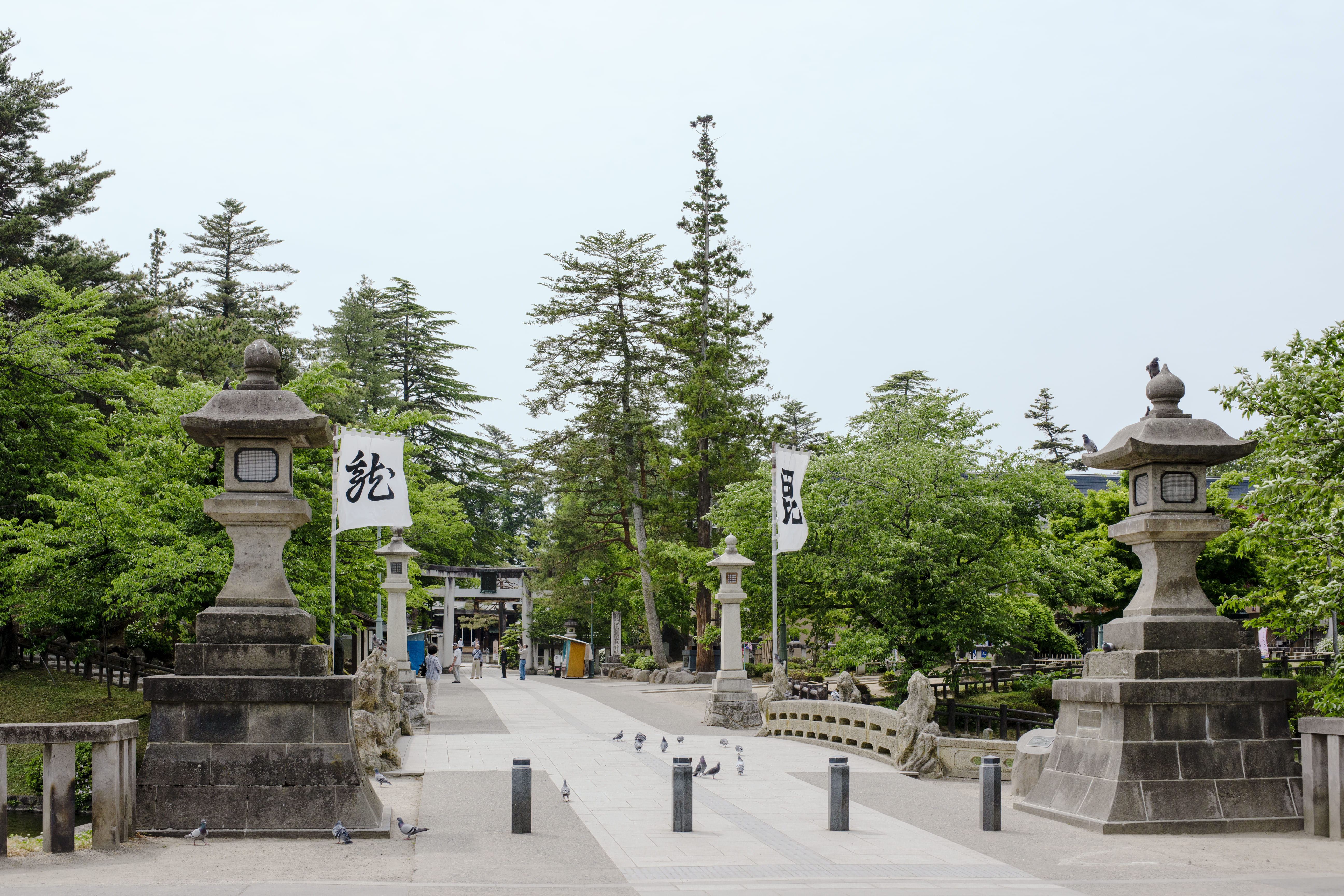 【上杉神社】学業成就や商売繁盛のご利益があると言われているパワースポットです。