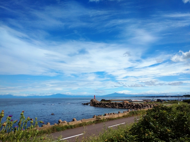 網走市内より、知床連山