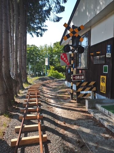 線路敷設風景　レール仮設置