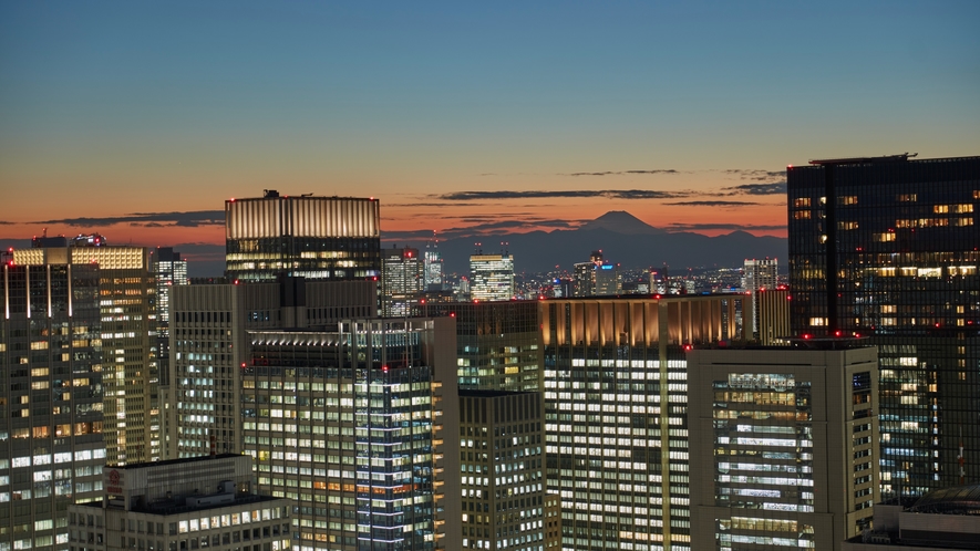 西側　大手町・皇居方面