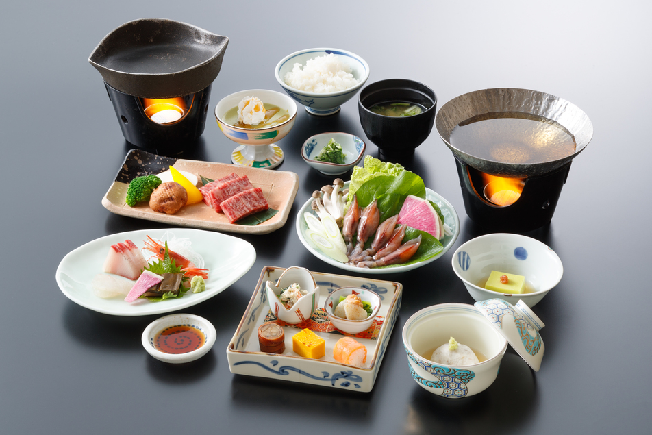 【スタンダードプラン】地元食材の会席料理を味わう◇飲み放題＆朝食バイキング（2食付き）