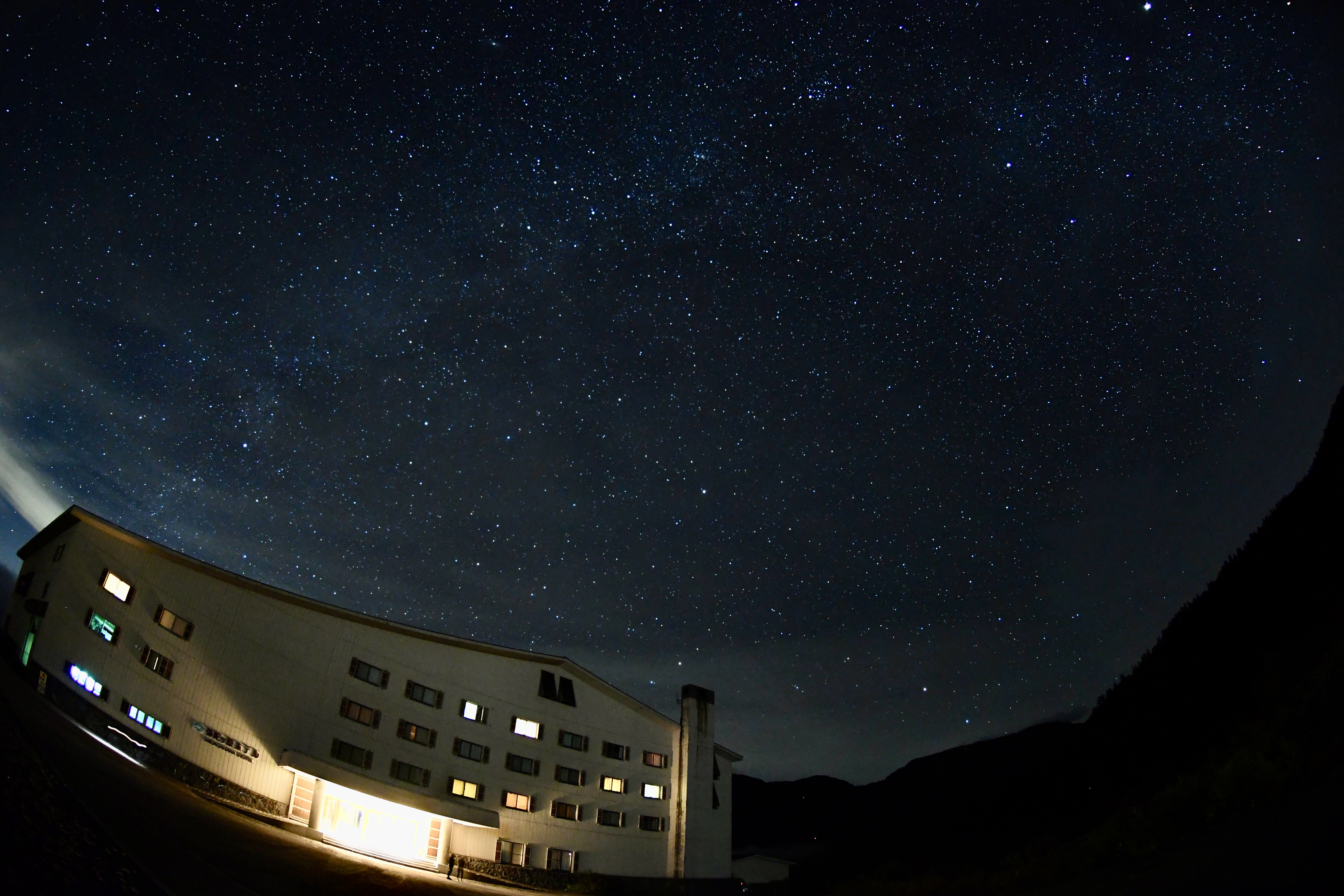 星空とホテル