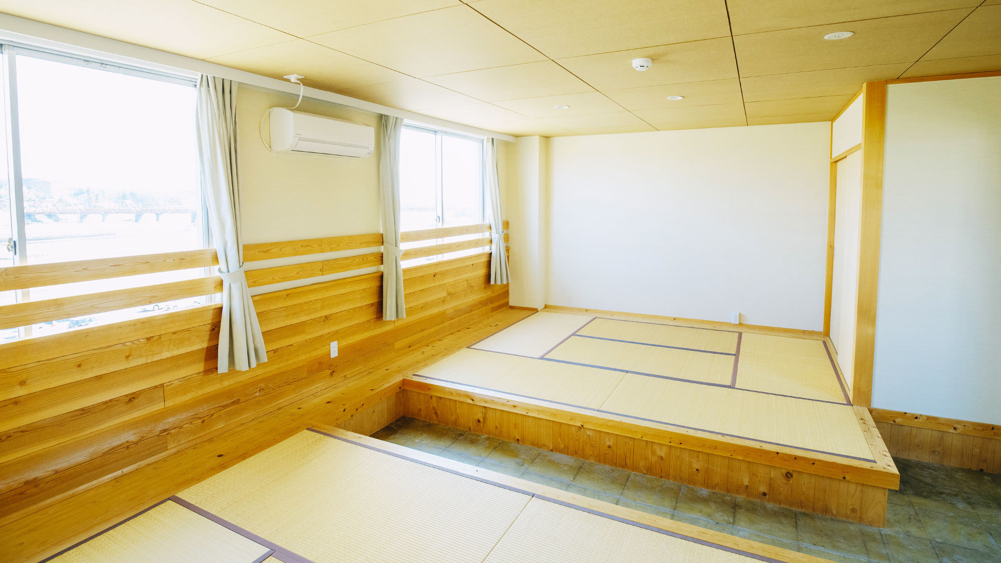 【和室】い草の香りでリラックス効果抜群！癒しの時間をお過ごしください。