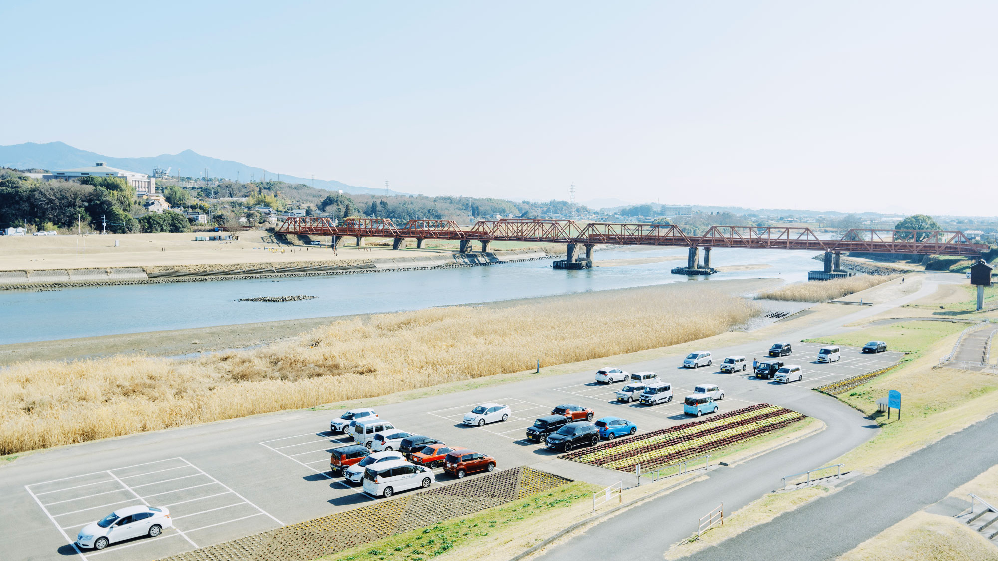 【駐車場】お車でお越しの際は「菊池川河川敷駐車場」が無料でご利用いだけます。