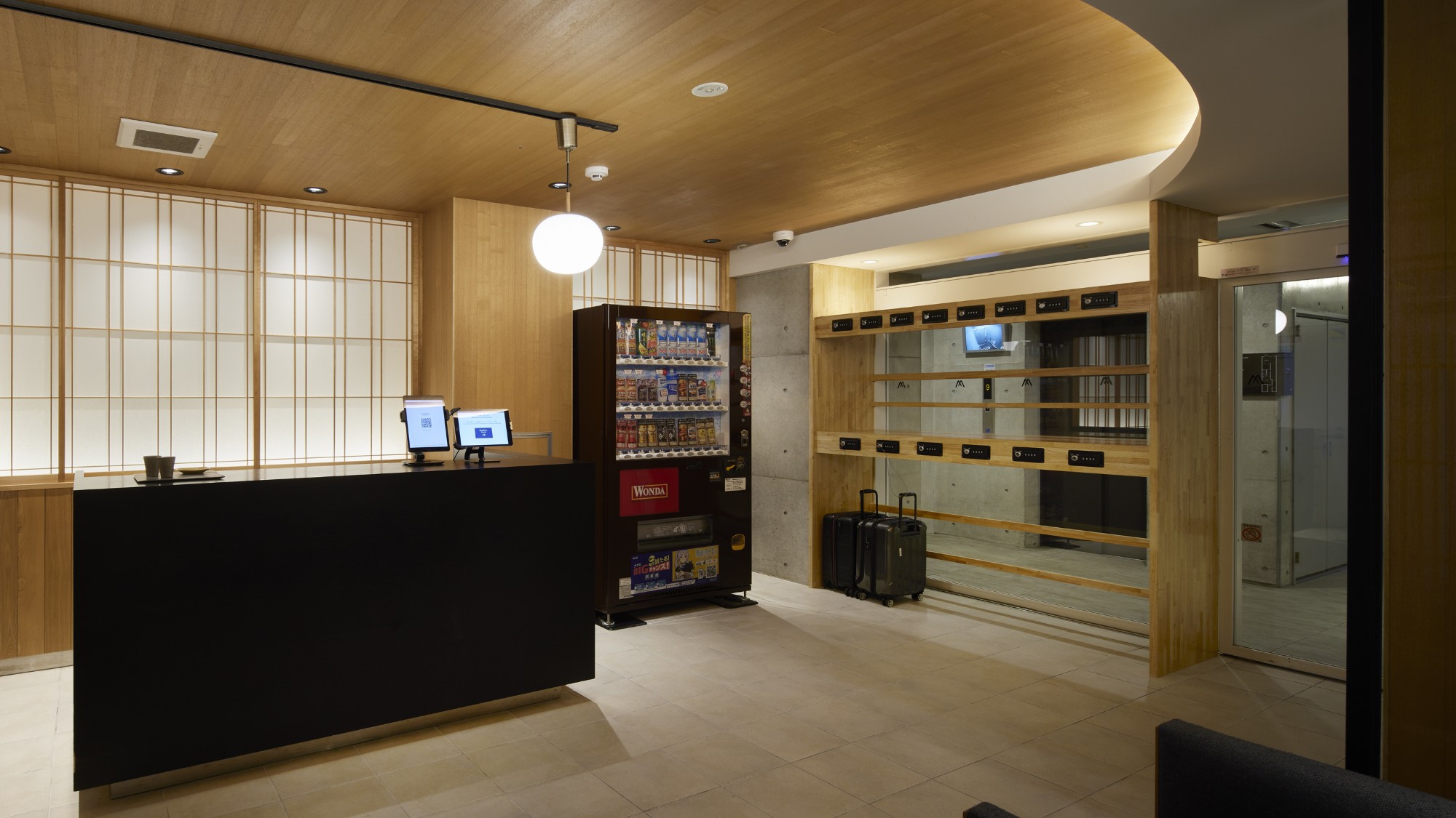 Front desk フロントデスク