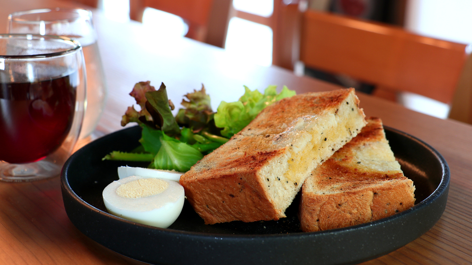 【食でめぐる奈良】朝は麦芽を使用したバタートーストセットで一日のスタート【朝食のみ】