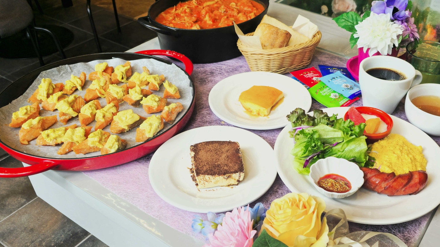 【朝食付き】1階フラワーショップ＆カフェ「モンパルナス」