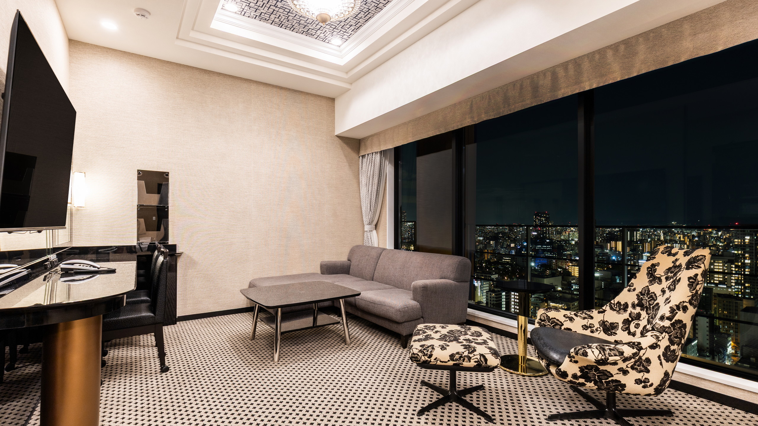 スイートルーム【トップフロア】（一例）