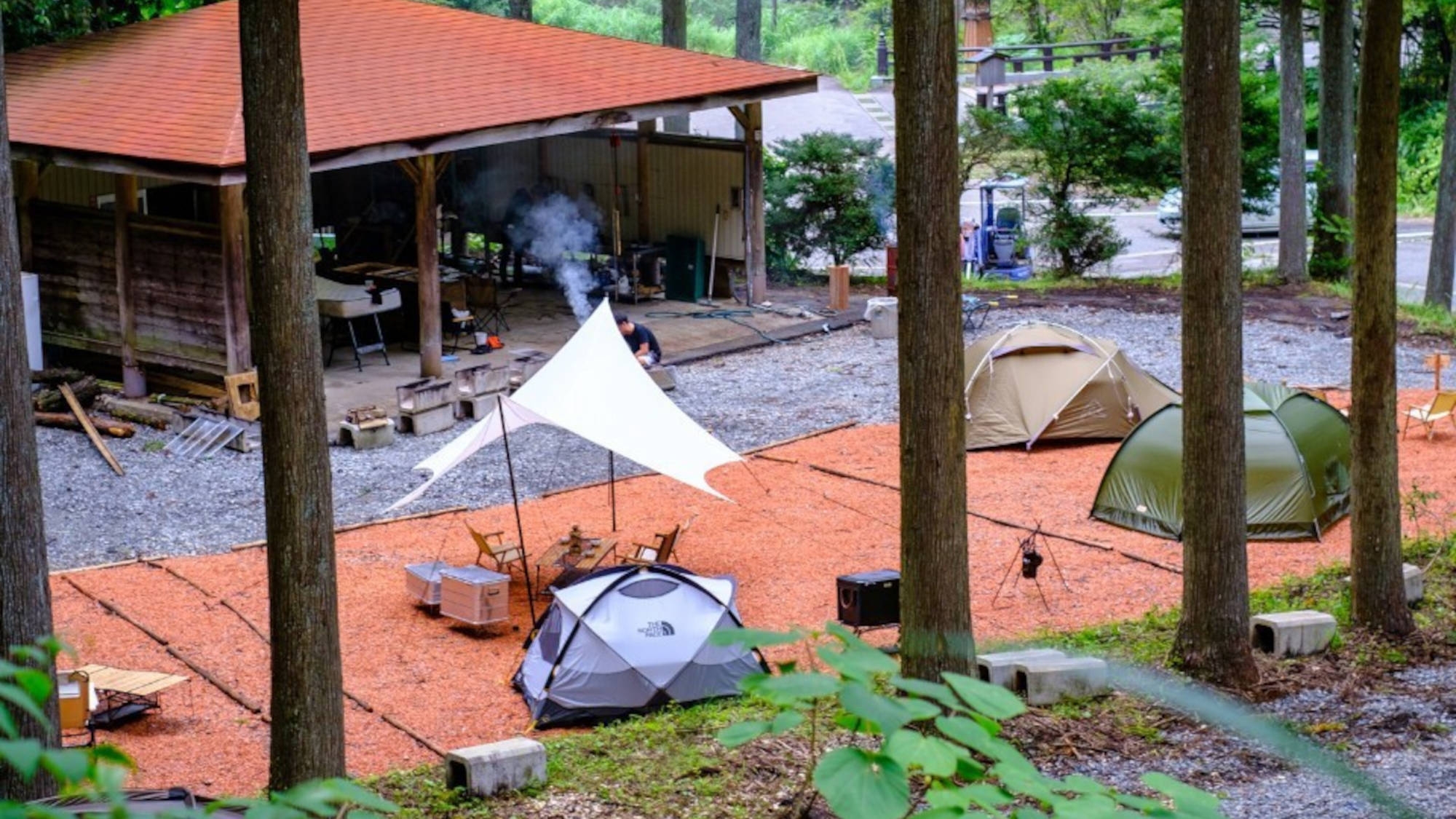 【テントでキャンプ・食材付A（お肉セット）】自然の中でキャンプ飯♪