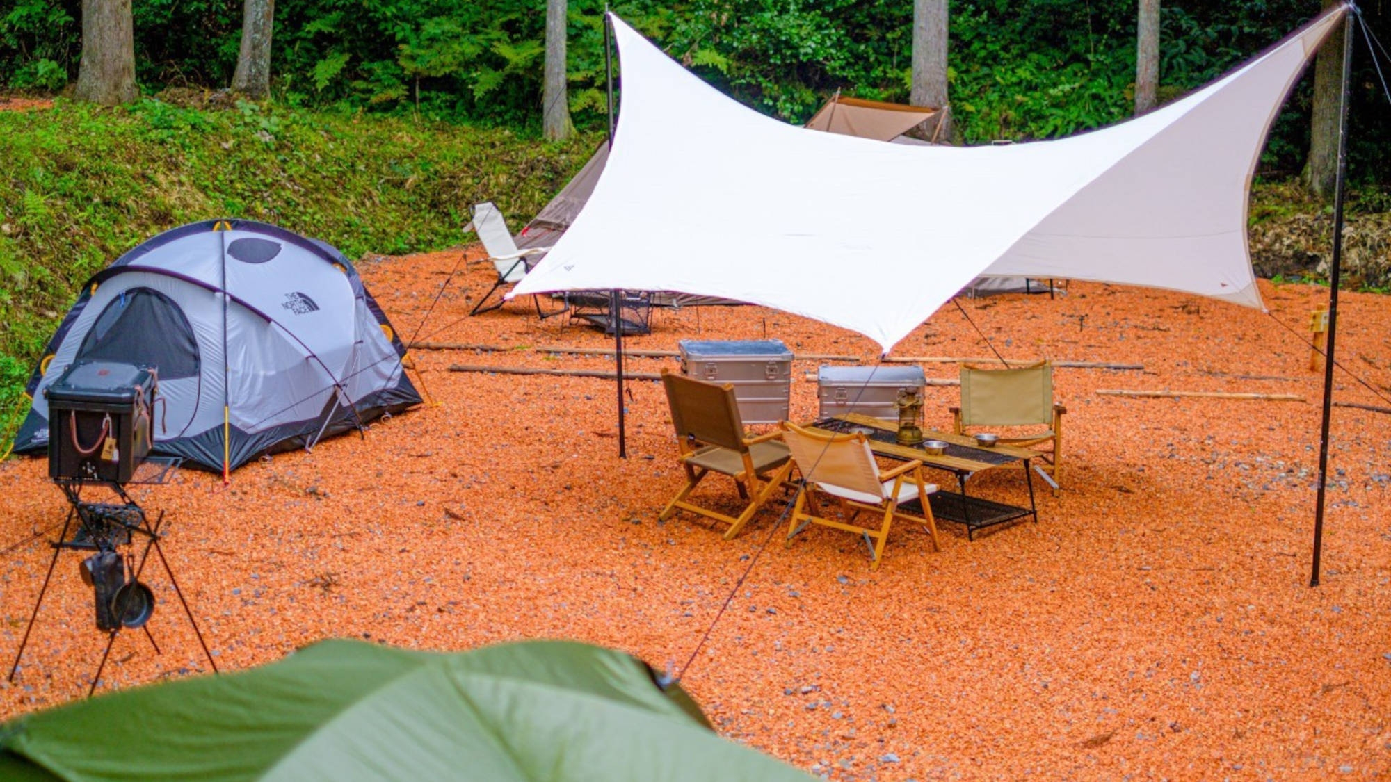 【テントでキャンプ・食材付B（お肉＆海鮮セット）】自然の中でキャンプ飯♪