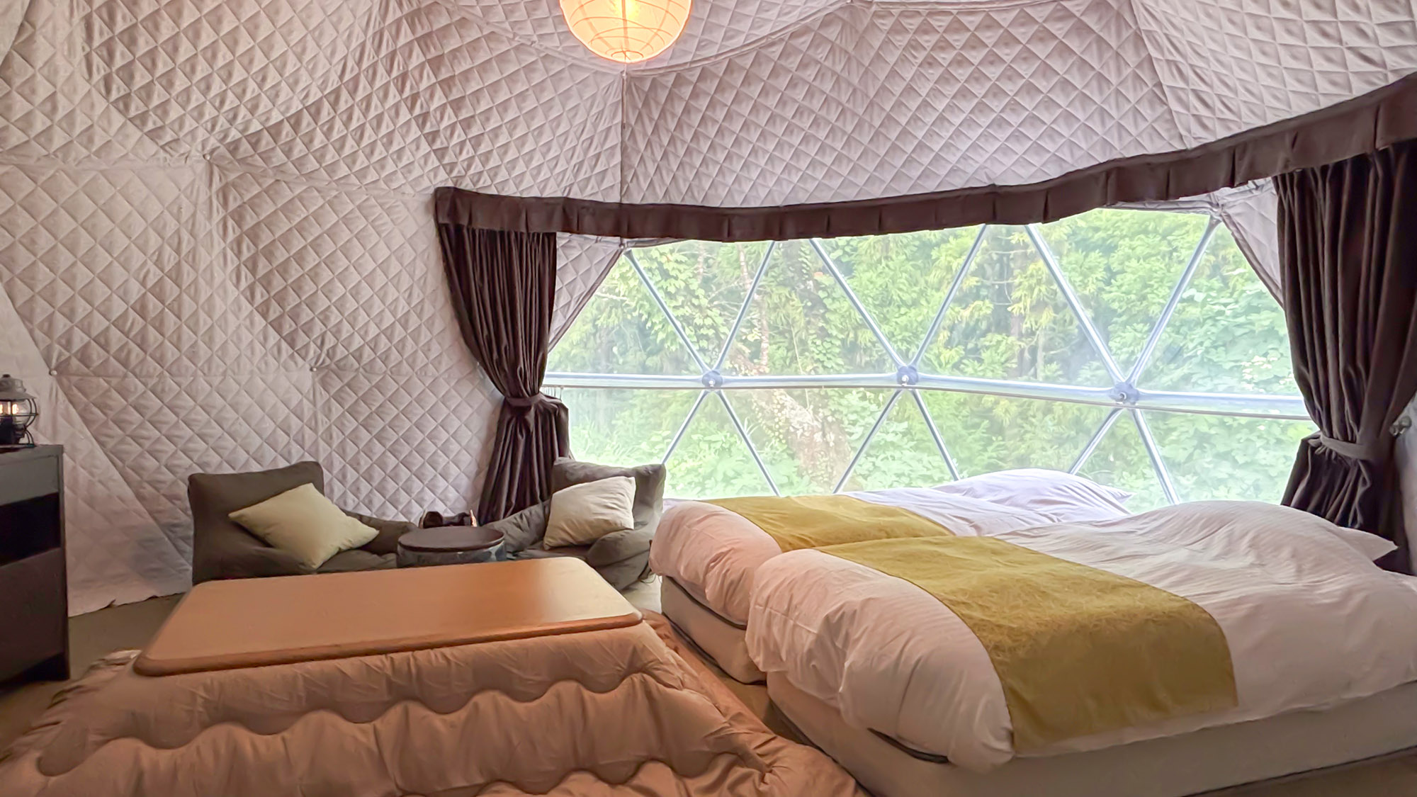 ・【グランピングドーム・凛】冬季限定！コタツであたたかく過ごせる、落ち着いた空間