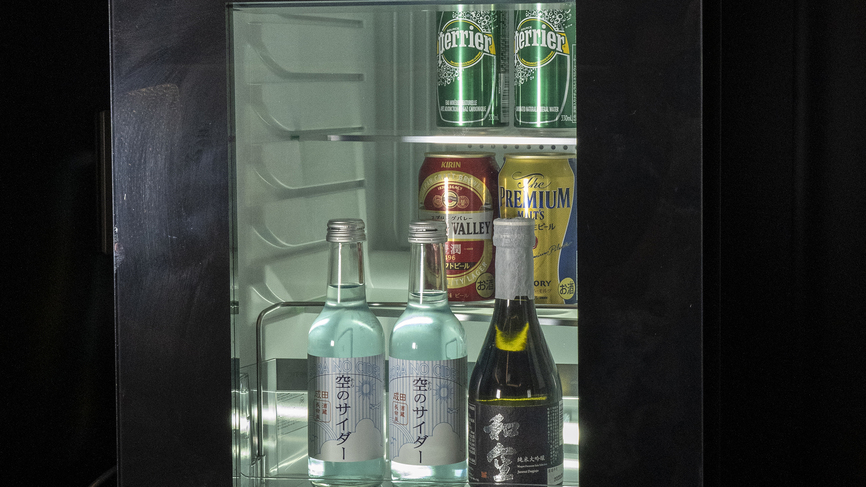 【冷蔵庫内ドリンクフリー】ご自由にお飲みいただけます。※スイートルームのみ