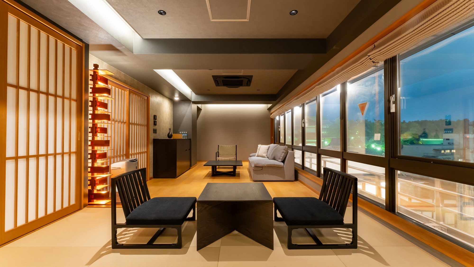 【デラックスツイン・デラックスファミリー】1つ1つのインテリアに拘った和モダンなラグジュアリー空間。