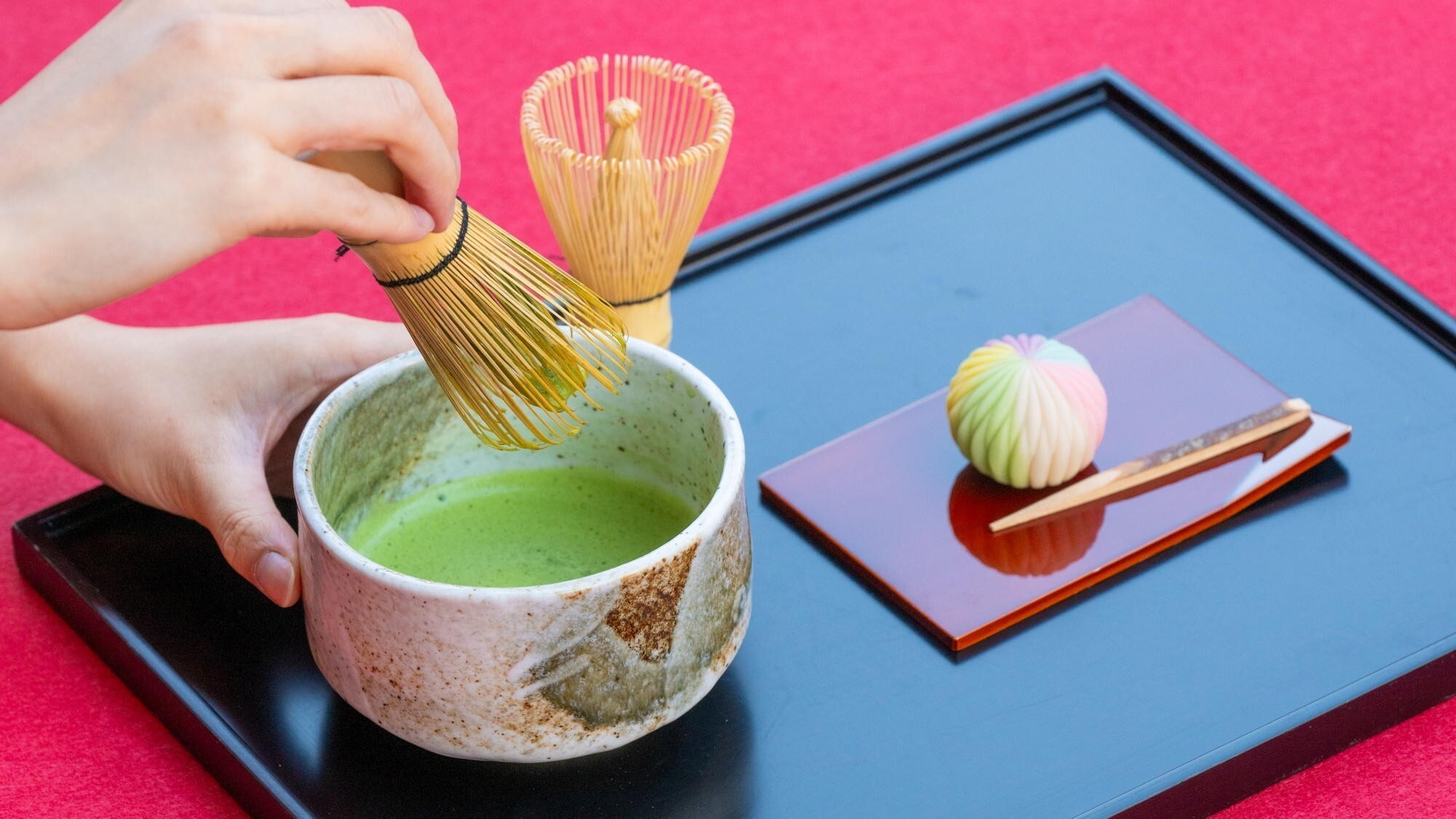 【ウェルカム抹茶】本格的な抹茶＆和菓子をどうぞ。※15時～16時までにチェックインのお客様限定