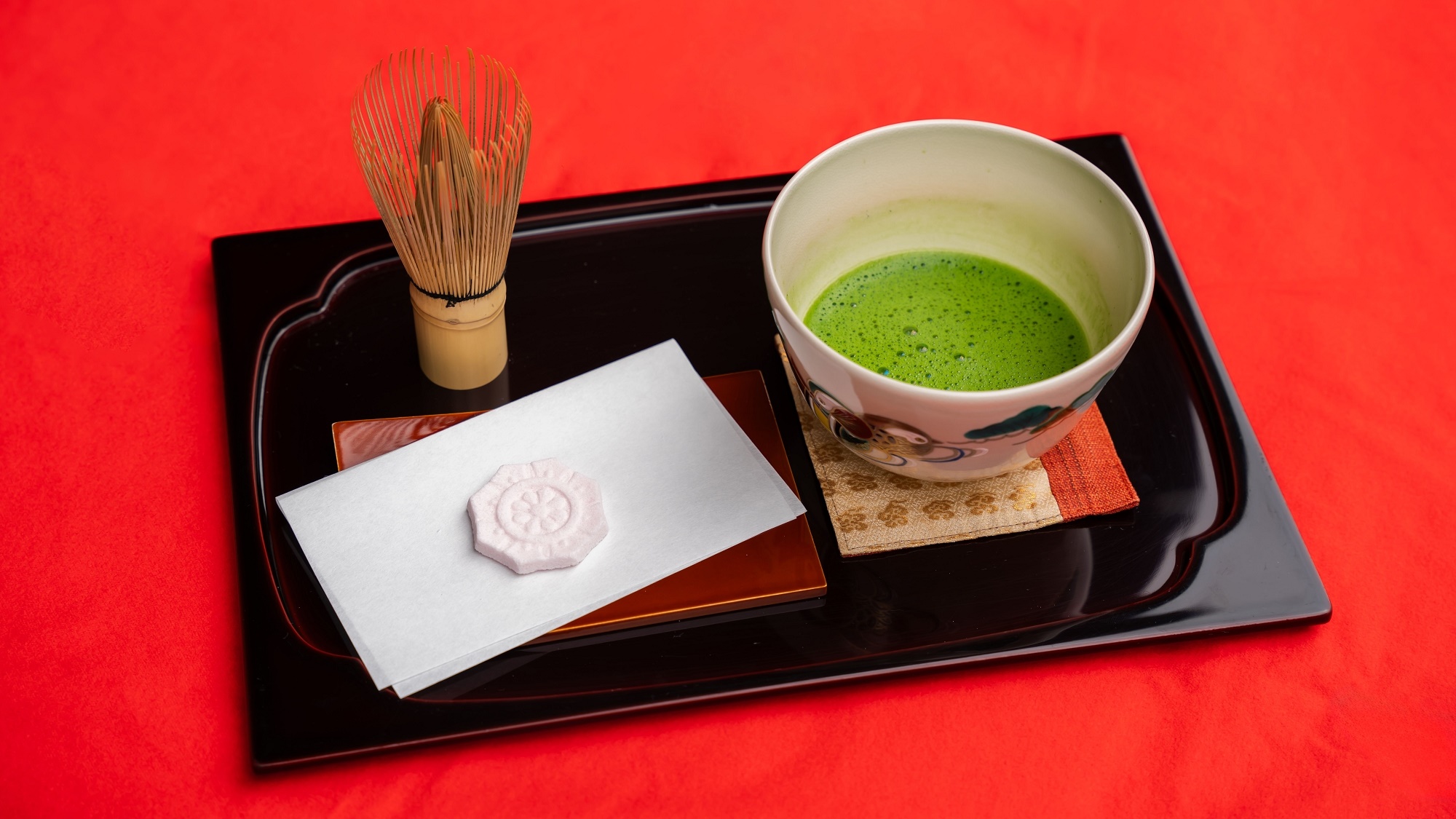 【ウェルカム抹茶】本格的な抹茶＆和菓子をどうぞ。※15時～16時までにチェックインのお客様限定