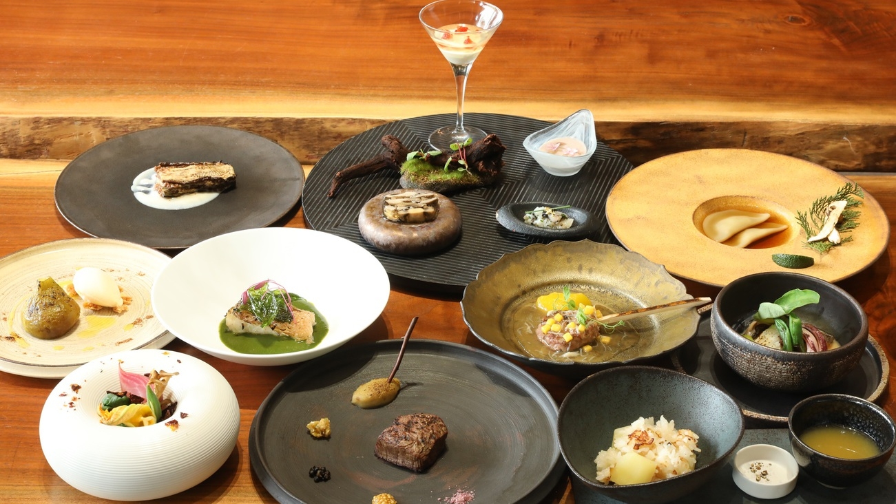 【カウンターコース】当館自慢の料理をカウンターで提供　薪火料理〜HINOHO〜≪夕・朝食付き≫