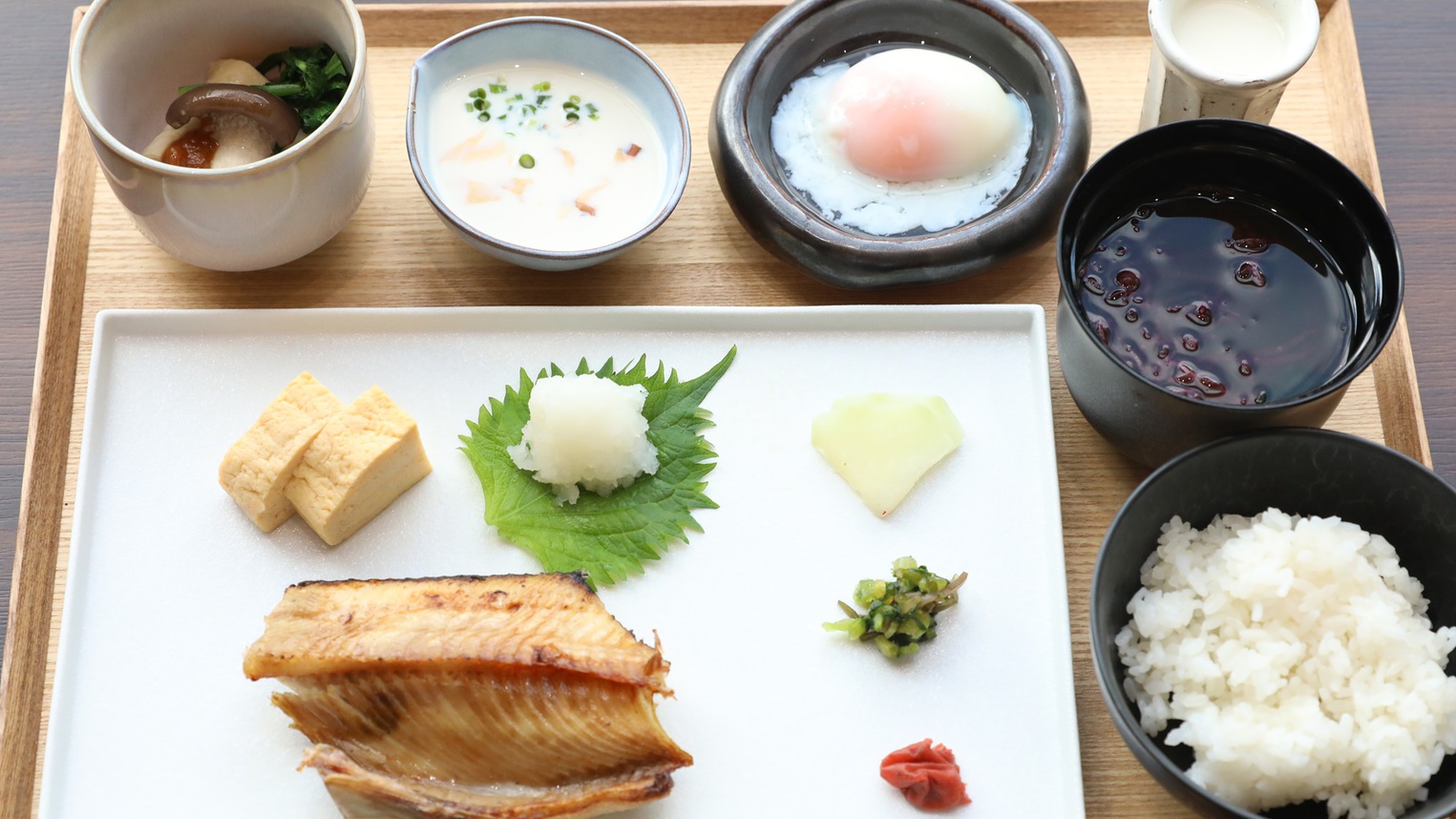 【1泊朝食付プラン】和食or洋食から選べる定食スタイル＋ハーフブッフェ ≪朝食付き≫
