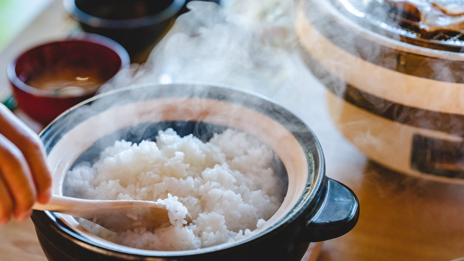 《1泊朝食》土鍋で炊いた白ご飯に特産のへしこを乗せて、、漁村暮らしを体験。