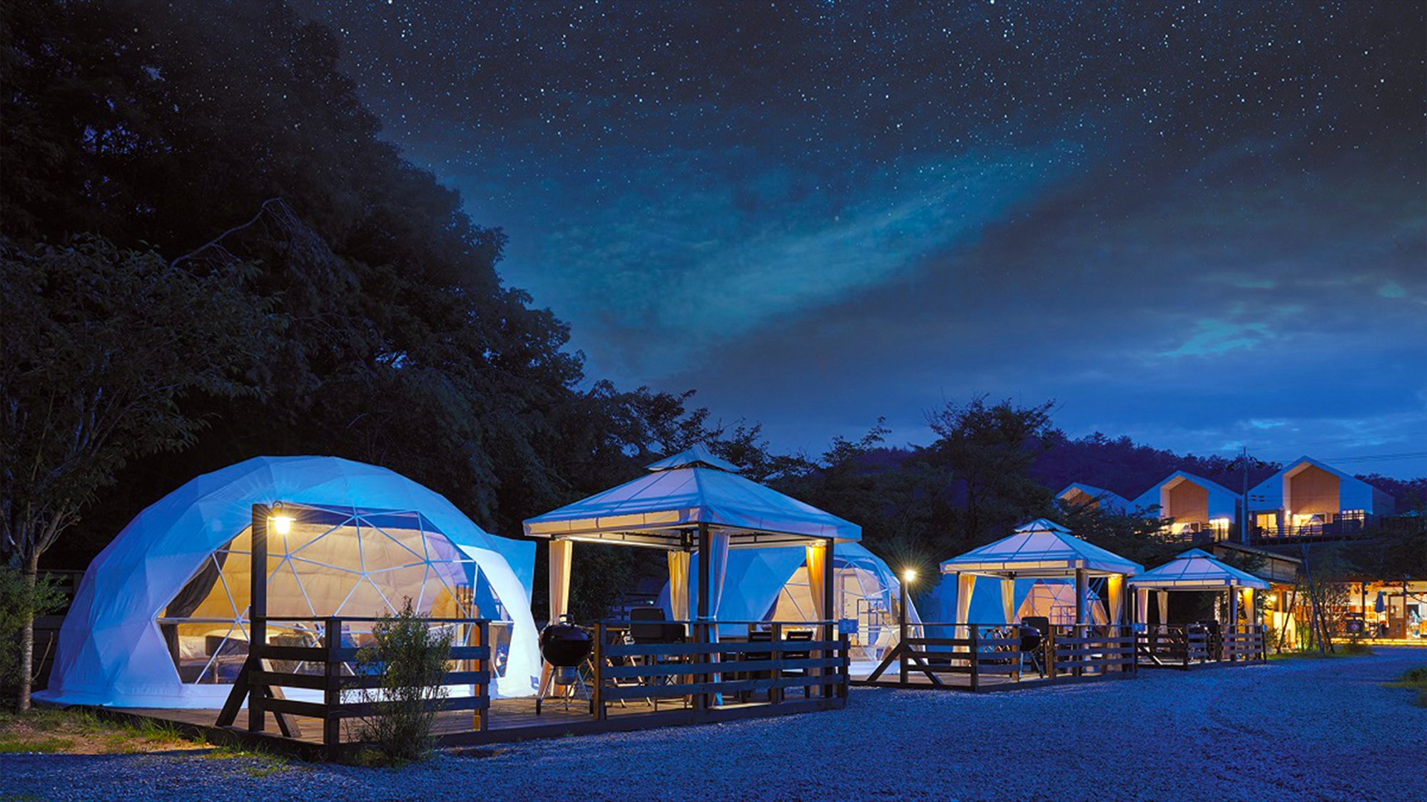 【GRAX DOME AIR】 夜には頭上に星々が。家族や友達とデッキで星空観察もひとつの過ごし方。