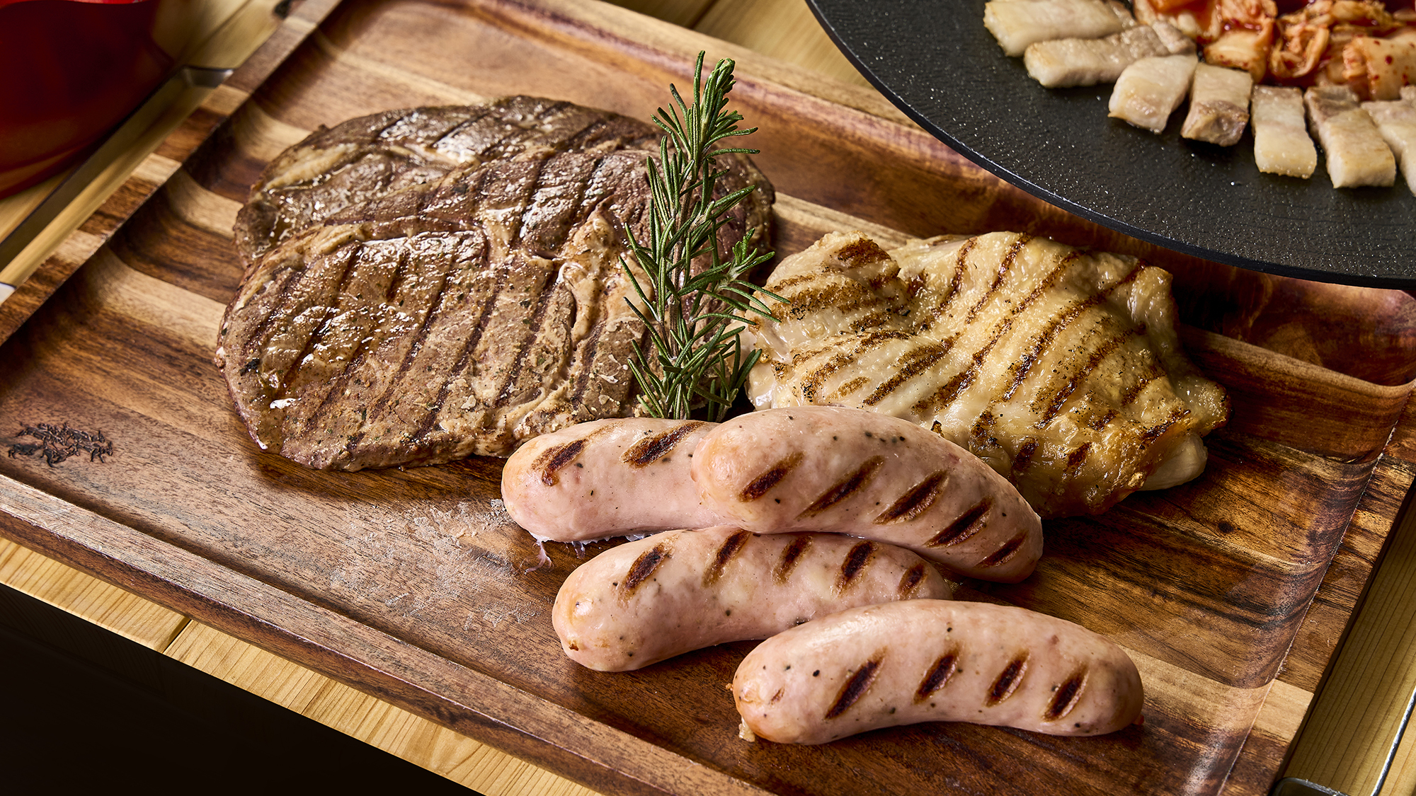 【プレミアムBBQ】［春夏/2025］ リブローストチキンのステーキにジャイアントクー１本を炭火で