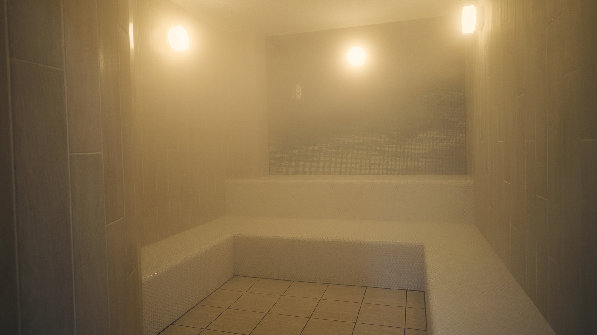 【スパエリア-るり湯-】［温泉ミストサウナ］ やわらかな蒸気が心地よいミストタイプのサウナ