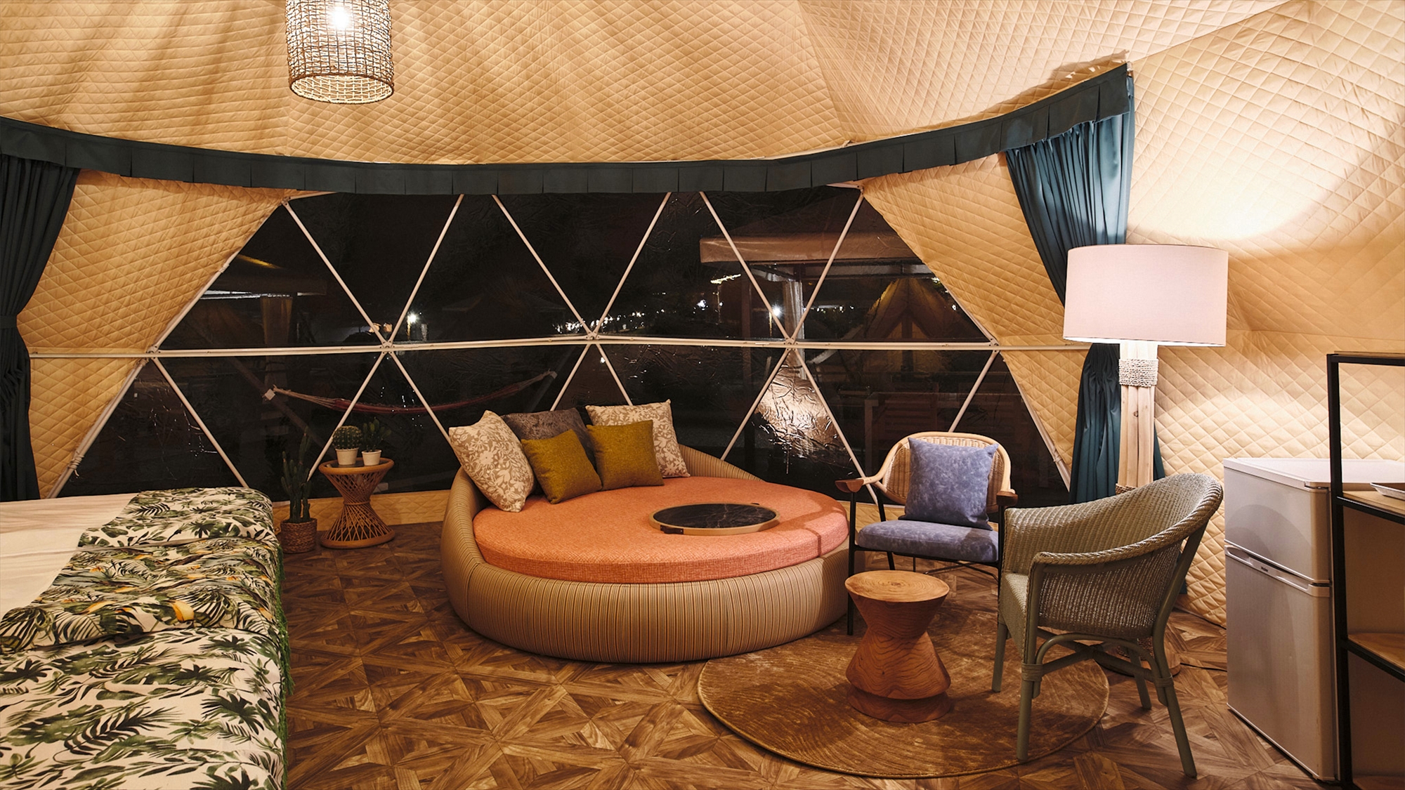 【ドーム-AIR DX-】 リゾート地に来たかのような快適でワンランク上のアウトドアへと誘います。