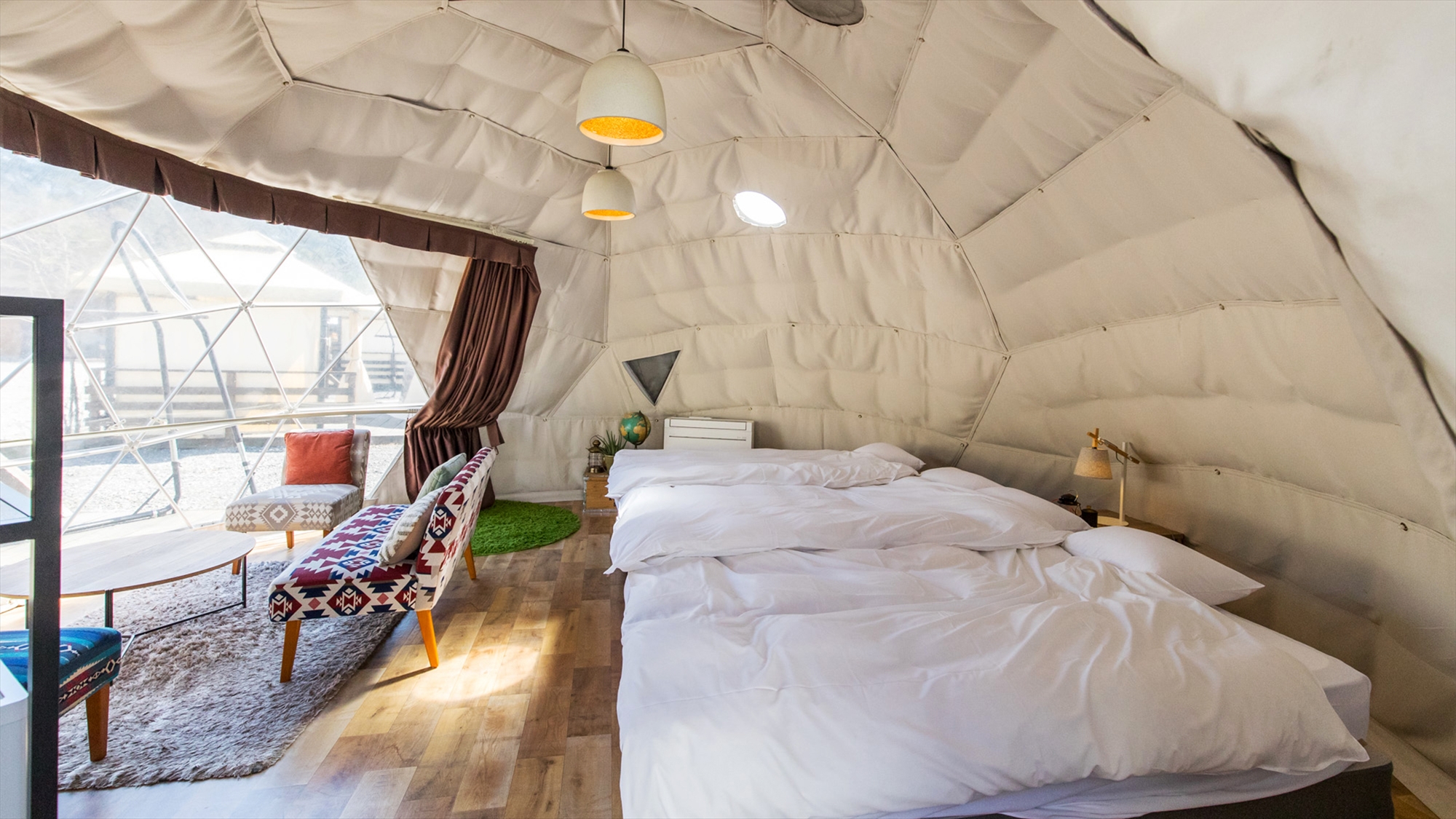 【ドーム-AIR-】 ドーム型の魅力は室内の解放感！広々とした室内でゆったりお過ごしいただけます。