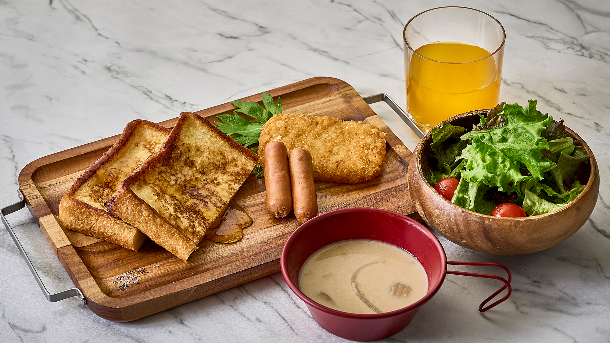 【ご朝食】［冬/2025］ 冬の朝にうれしい、あったかフレンチトーストとクラムチャウダー。