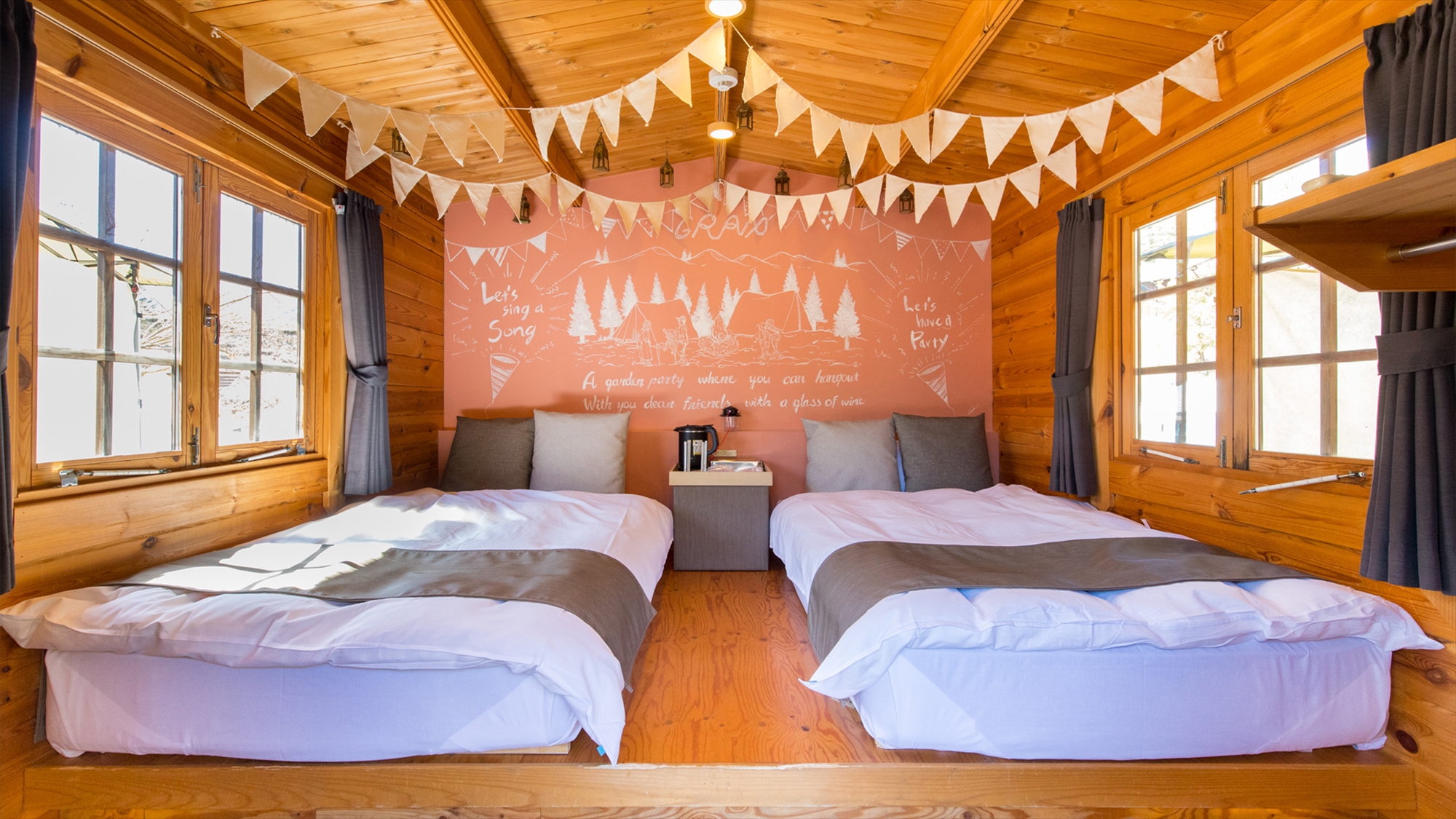 【ルミエールキャビン】 コンパクト、かつ、可愛い内装が魅力のルミエール。お部屋のカラーは様々。