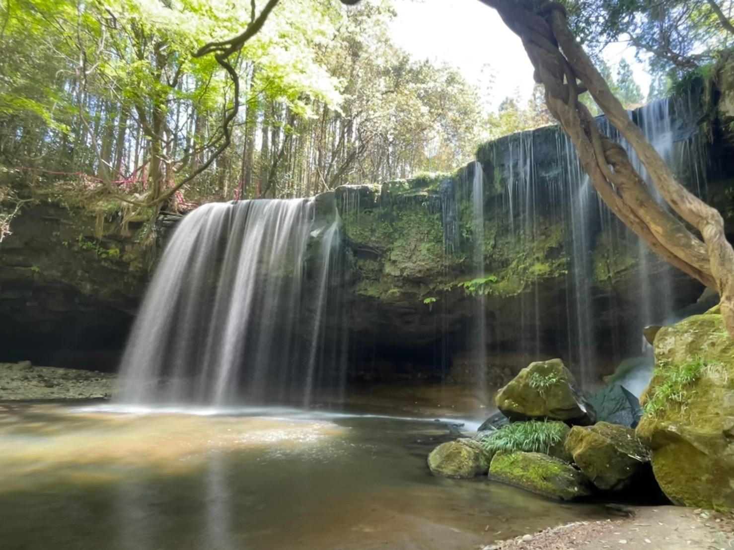 観光スポット　鍋ヶ滝公園