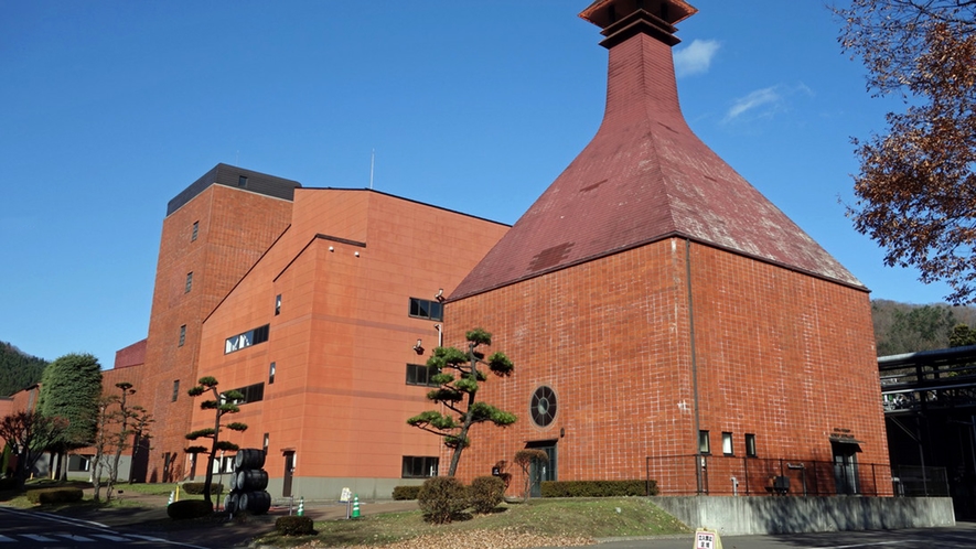 ニッカウヰスキー仙台工場…「マッサン」で有名なウイスキー工場。見学も有。当館から車で約25分。