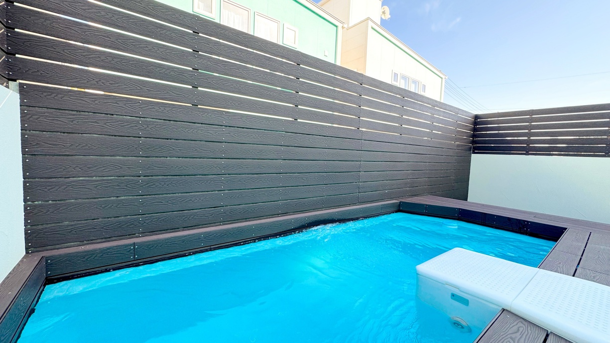 F棟：プライベートプール